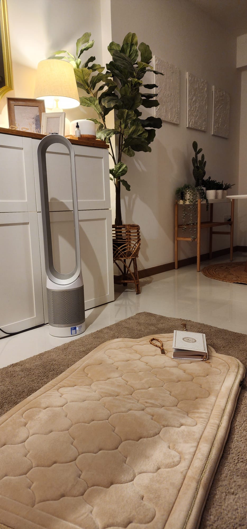 How to Hygge, Hoo Guh your life?! - Air purifier, white cylindrical device, modern decor, cozy room, beige rug, soft