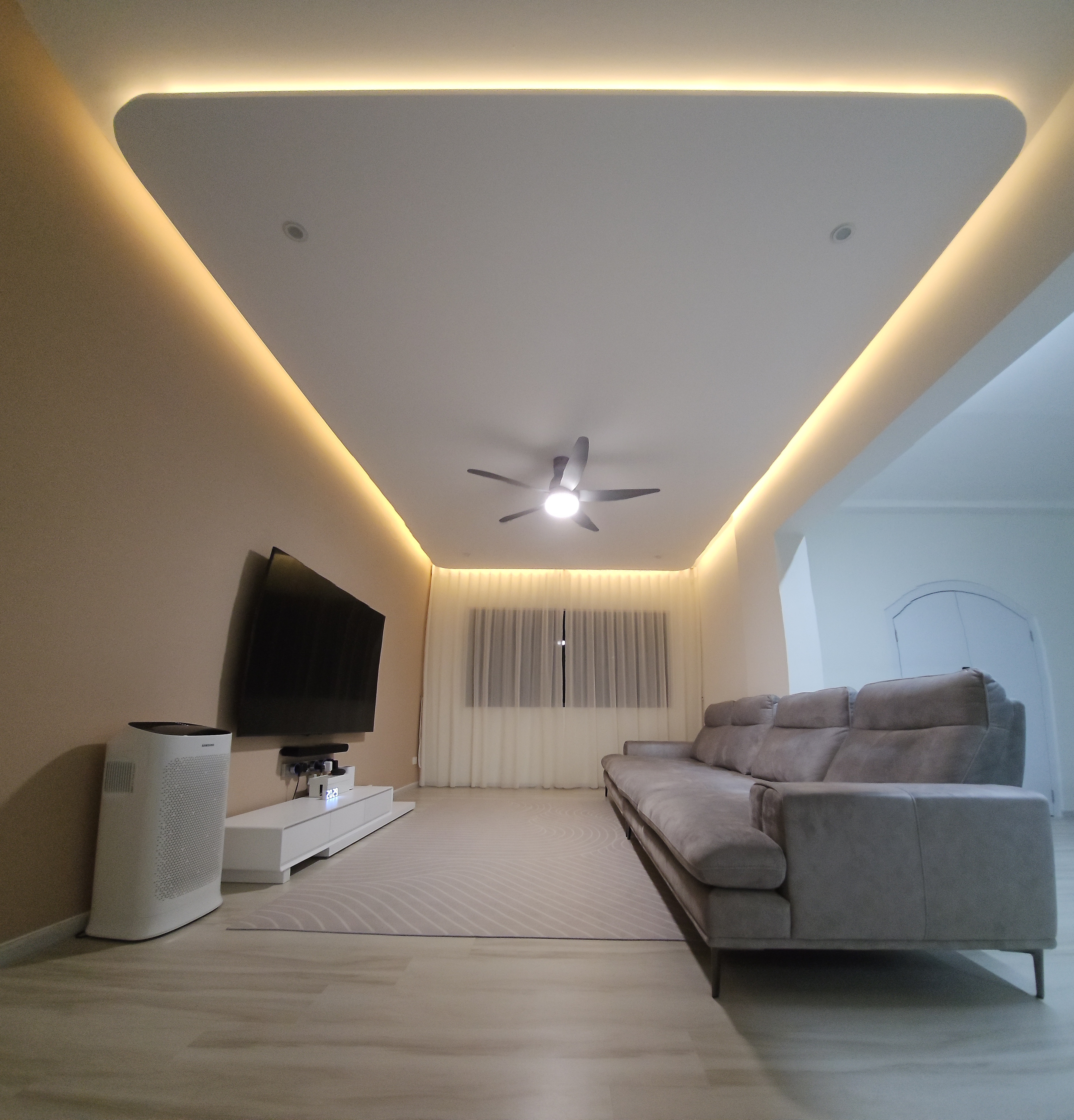 The theme-less abode