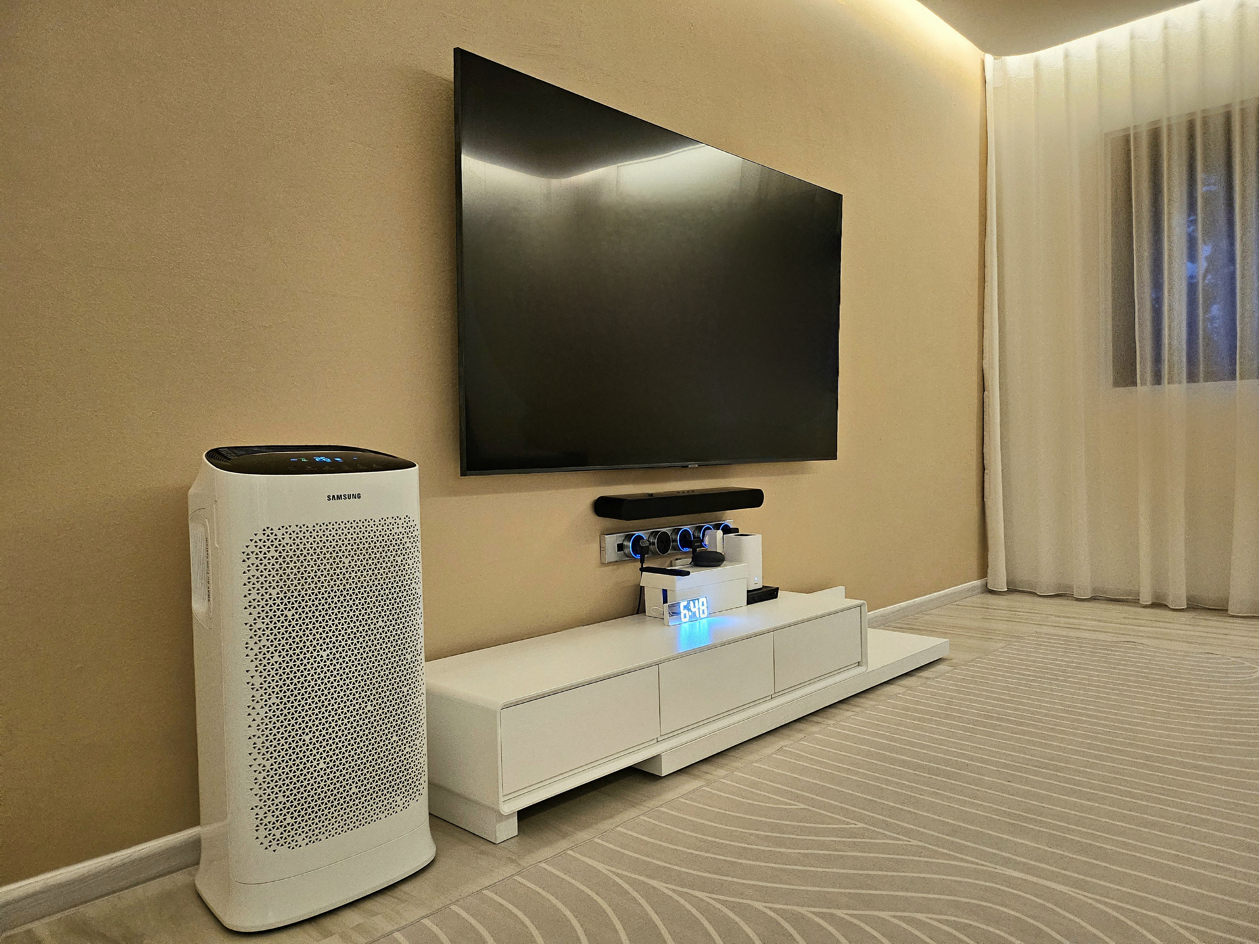 The theme-less abode