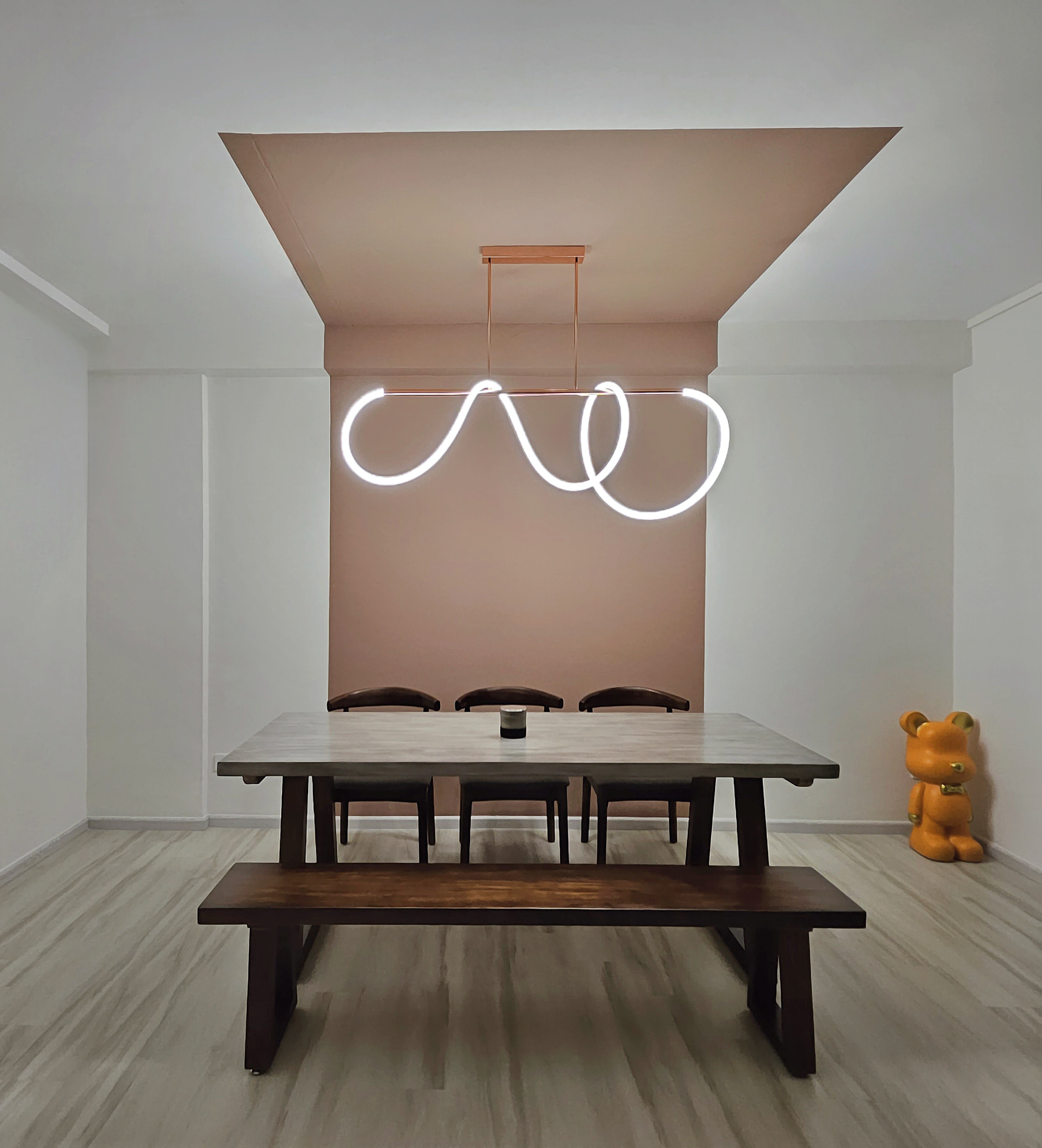 The theme-less abode