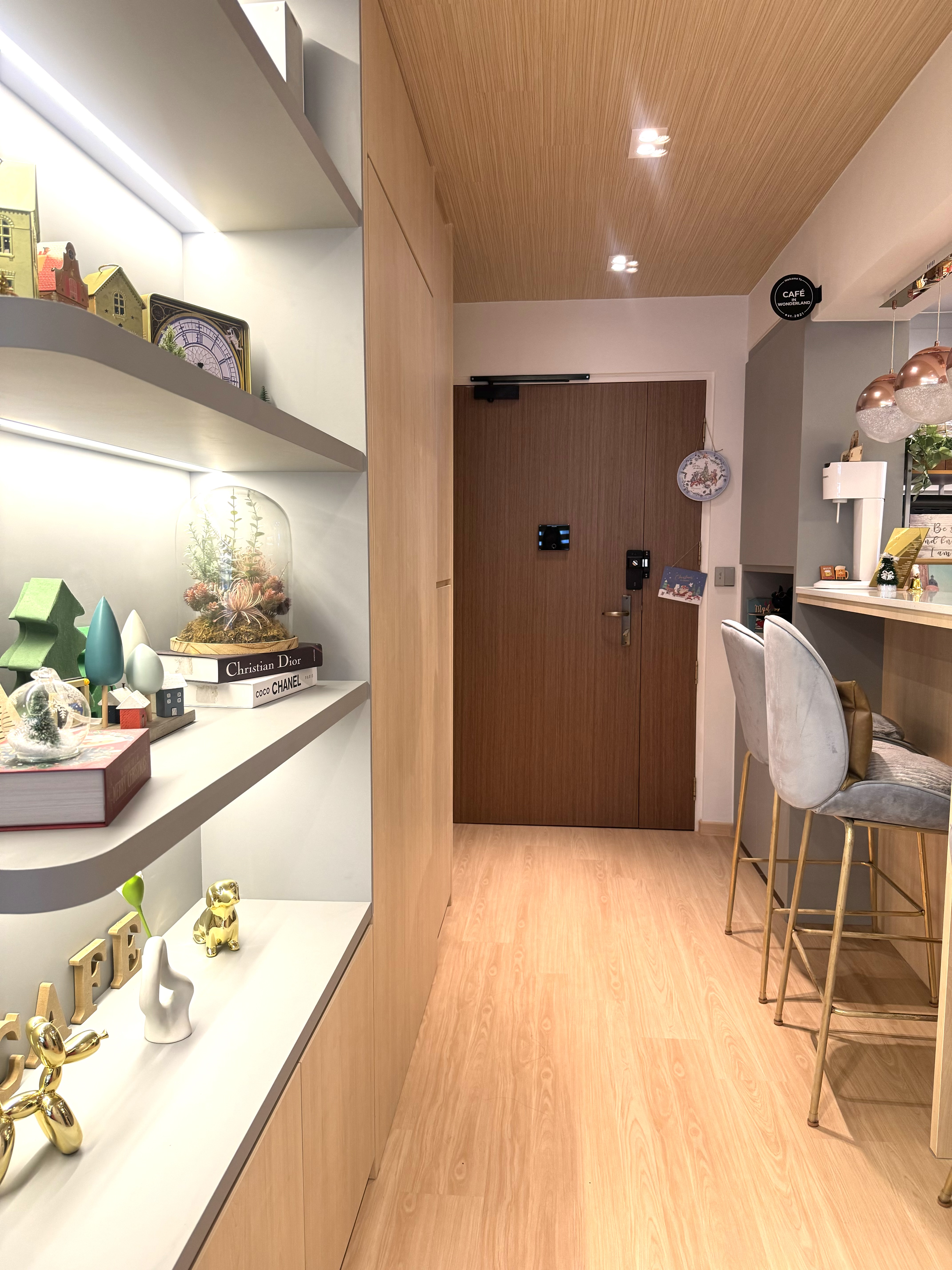 A Cafe Concept BTO in Tampines Greenverge - Wooden shelves, minimalist design, modern decor, cozy atmosphere, decorative