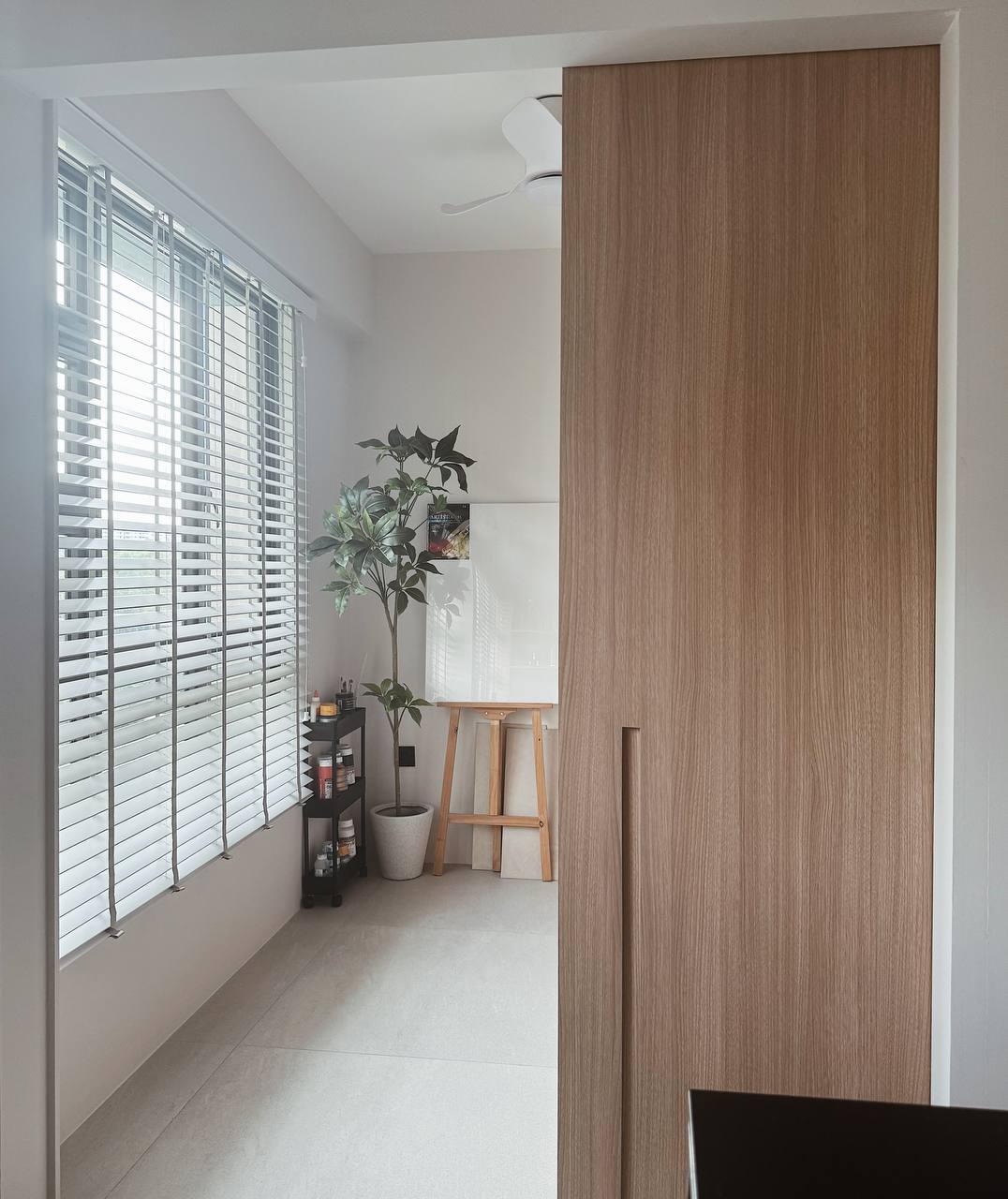 Cosy Apartment turns into Adaptable Spaces for Hosting