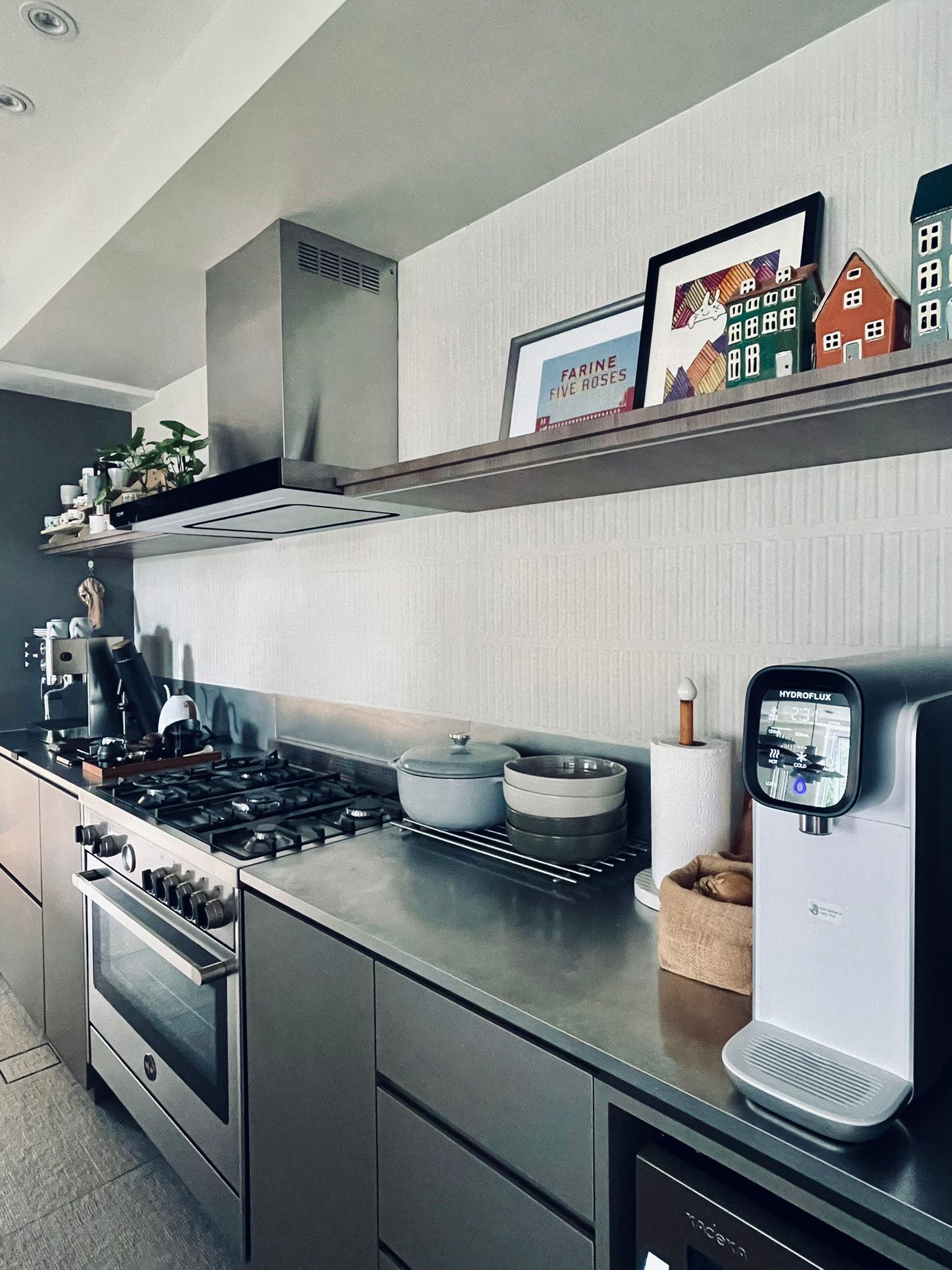 990 Sqft Apartment in Telok Kurau. Bringing a dream apartment to life! - Modern kitchen with sleek stainless steel