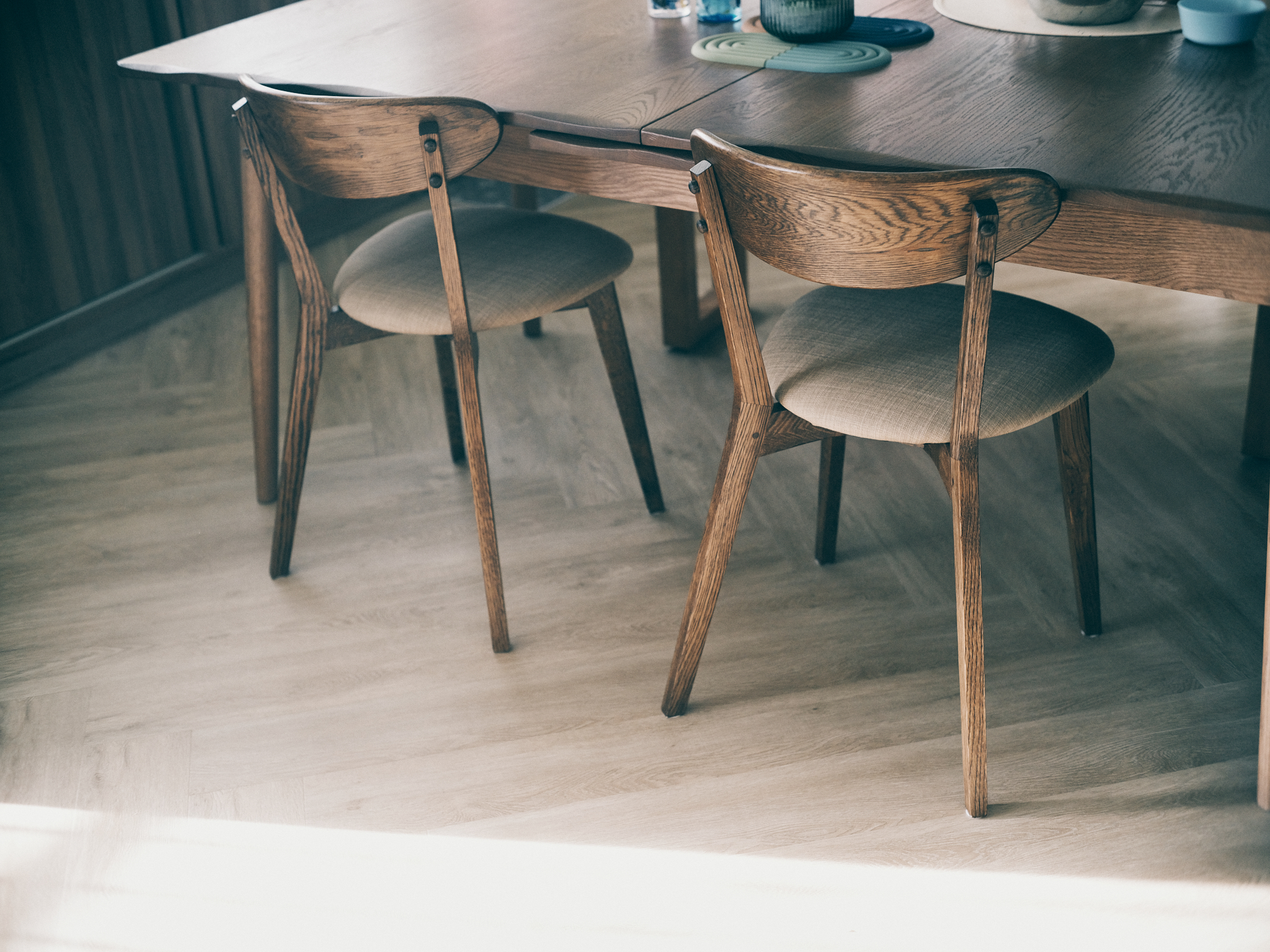 A-mid-century-family-dining-area