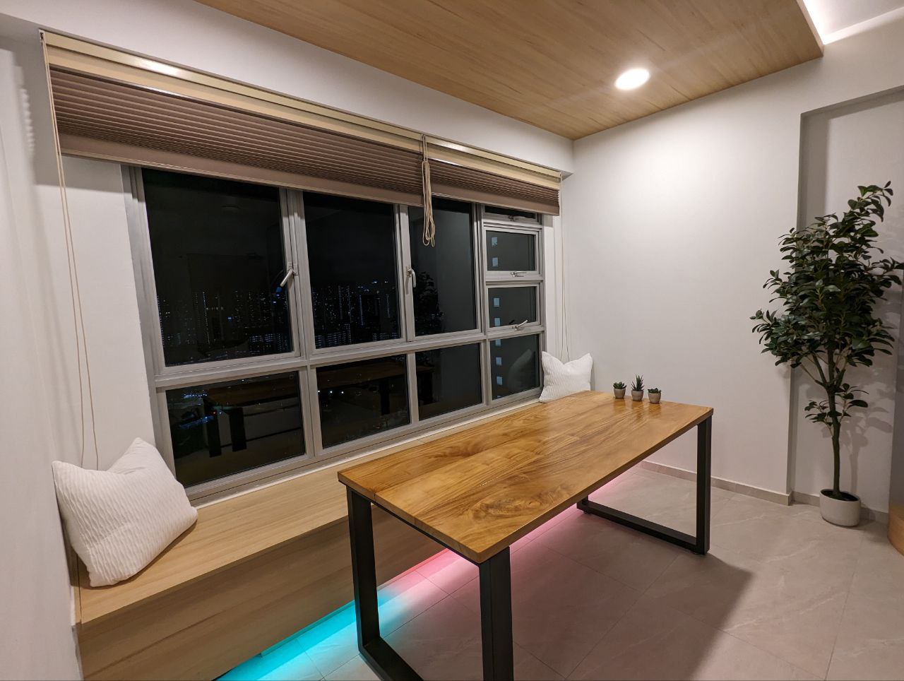 Our-Dining-Space:-Cozy-vibes,-embraced-by-inviting-wooden-textures