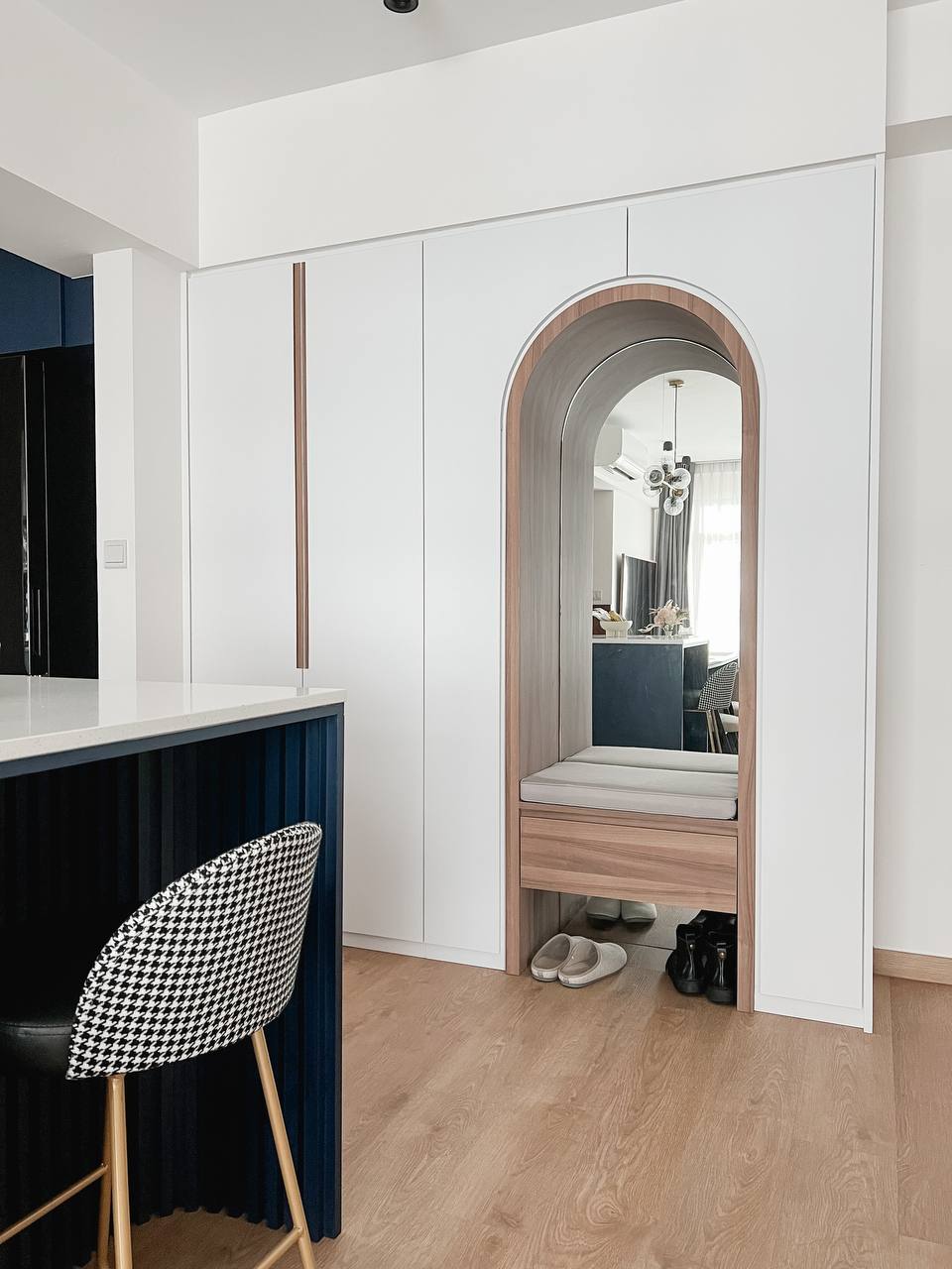 Entryway, step into our cozy haven of style and warmth 🏡✨ - modern kitchen, minimalist design, open shelf, wooden bench