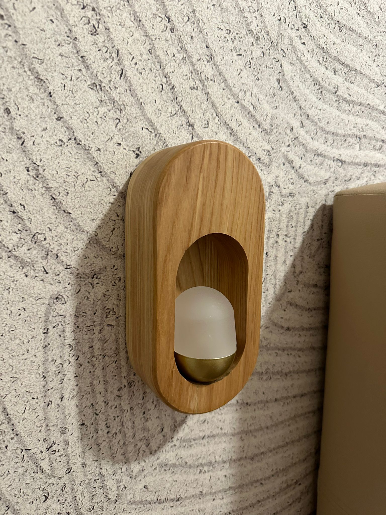 Bedroom: How to create the perfect bedroom for sleep  - Wooden wall-mounted lamp, minimalist design, textured wall, natural