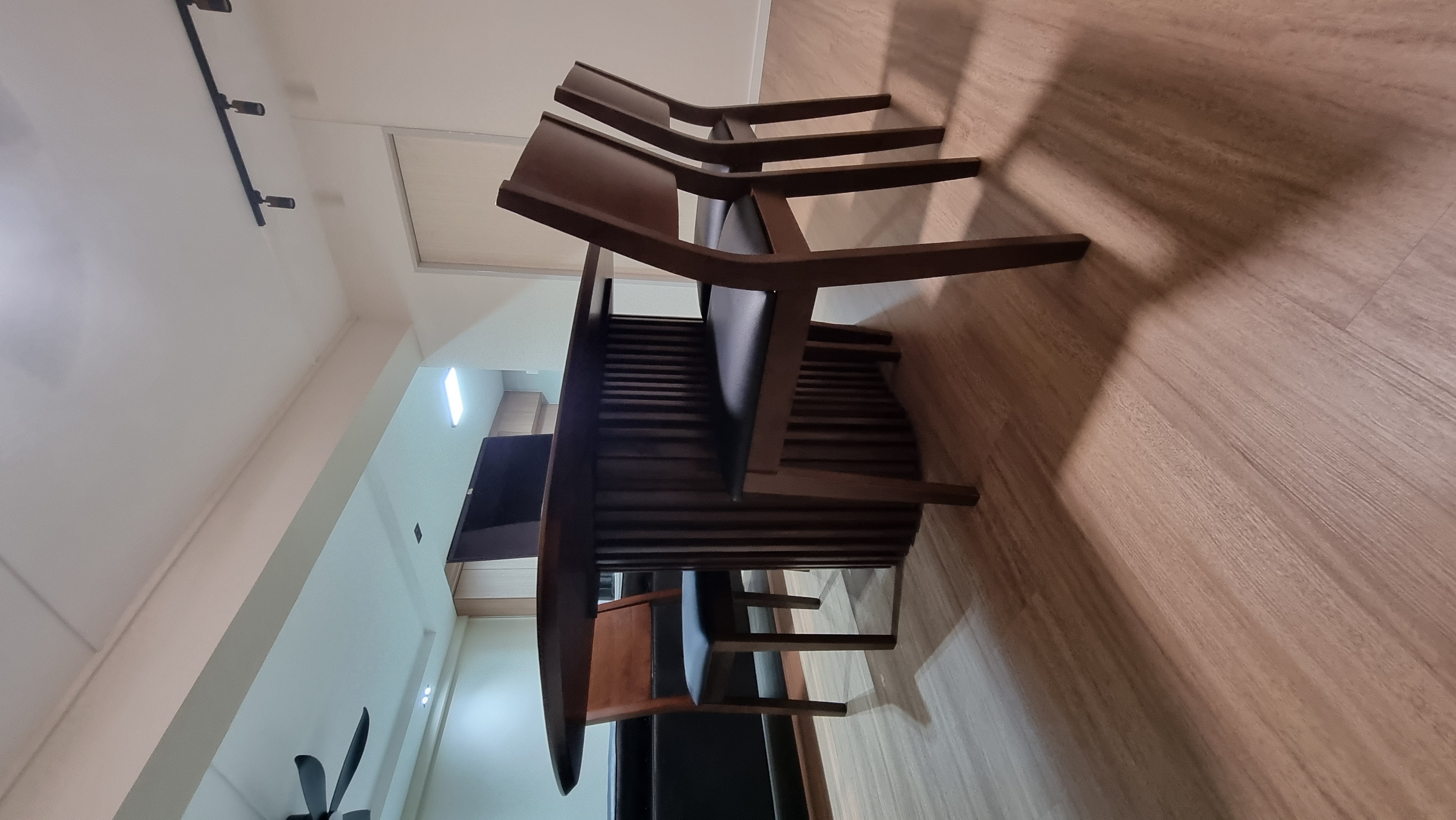 Loving the colours as it matches my Living room walls . Gracias