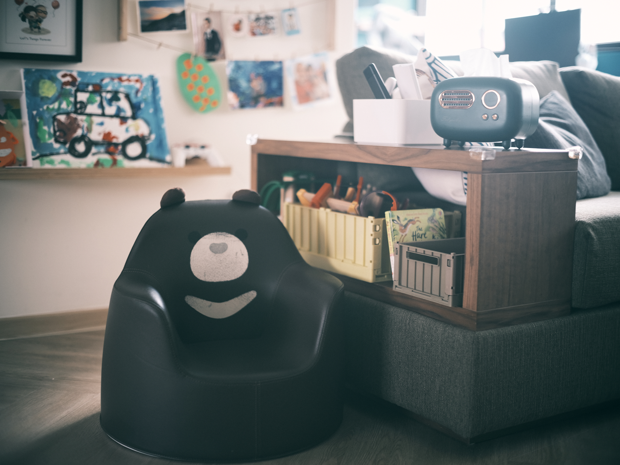 A relaxing mid-century family lounge area