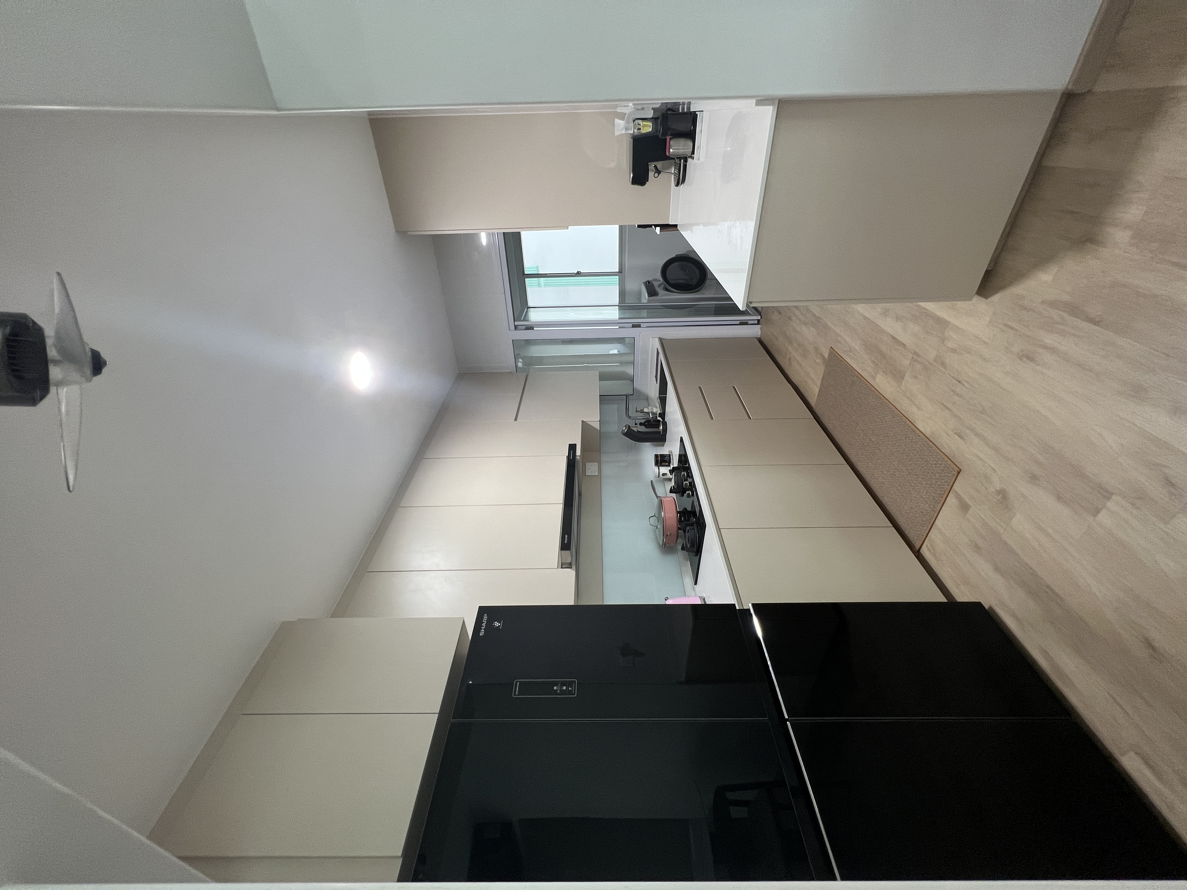 A-neutral-minimalist-functional-Kitchen