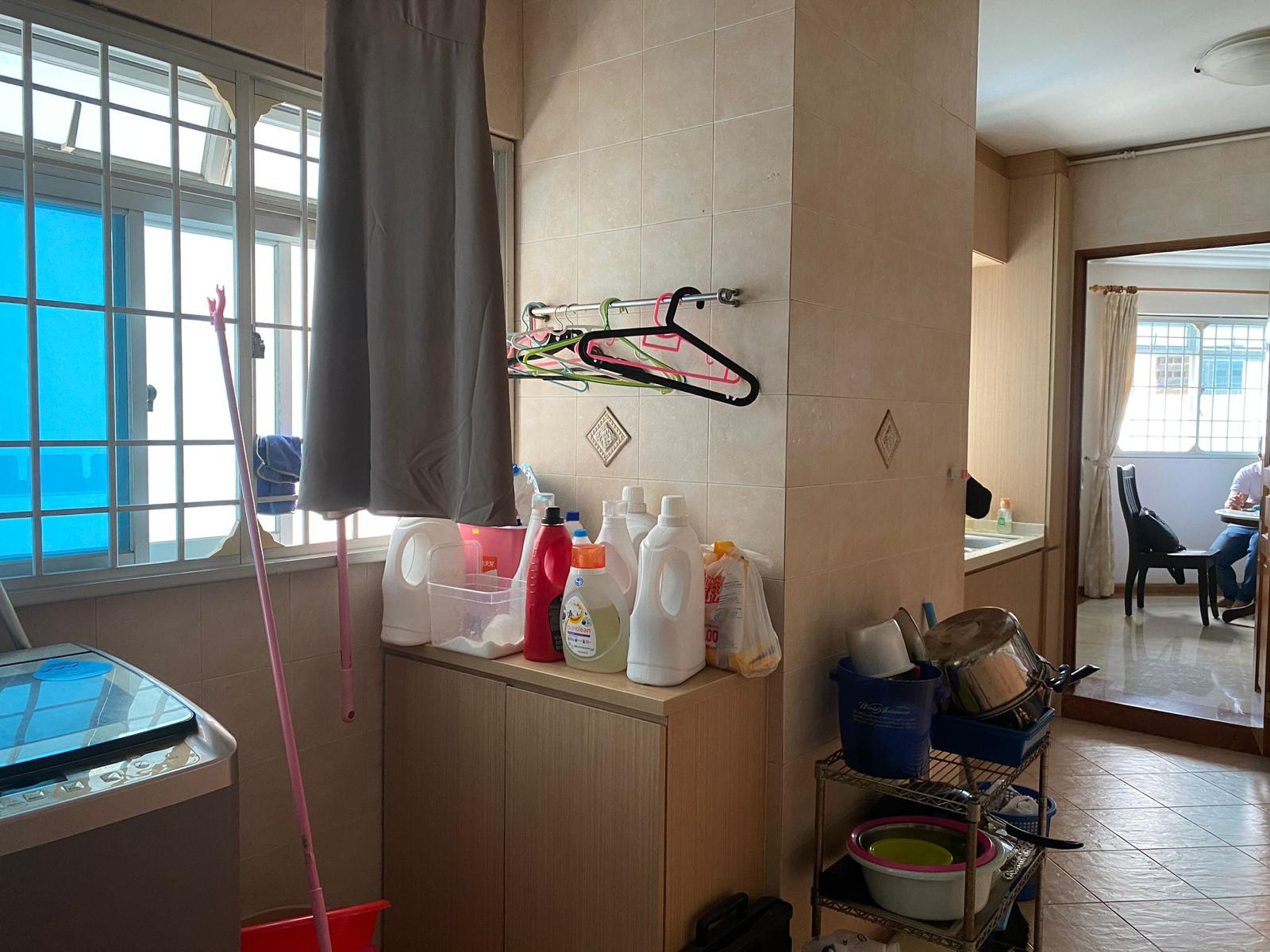 Spacious eclectic kitchen with large countertop!  - laundry room, cleaning supplies, dishwashing, kitchen appliances, washing