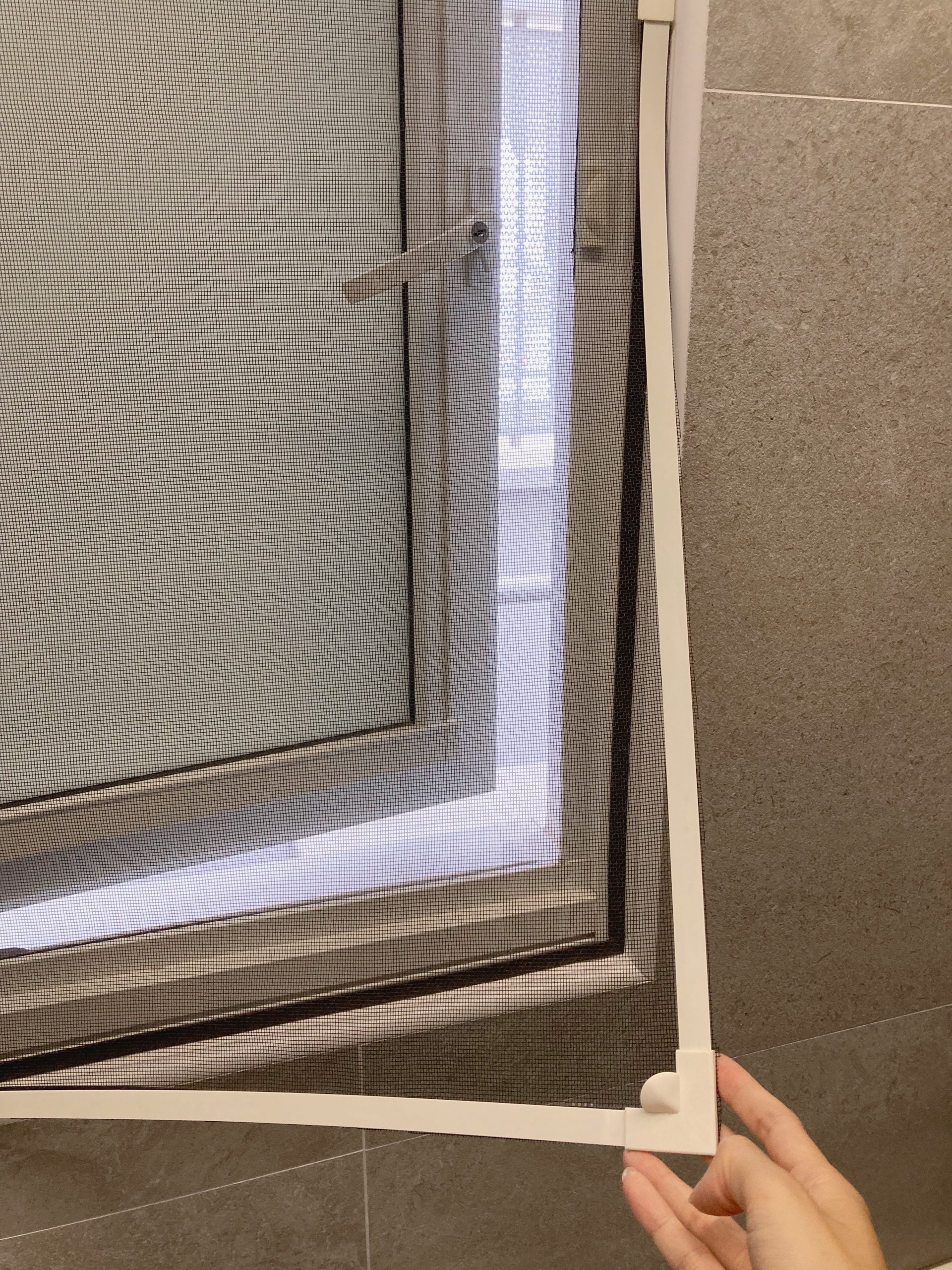 Muji Hotel-inspired toilet with a bathtub - Window screen, mesh screen, window frame, white frame, window cover, window
