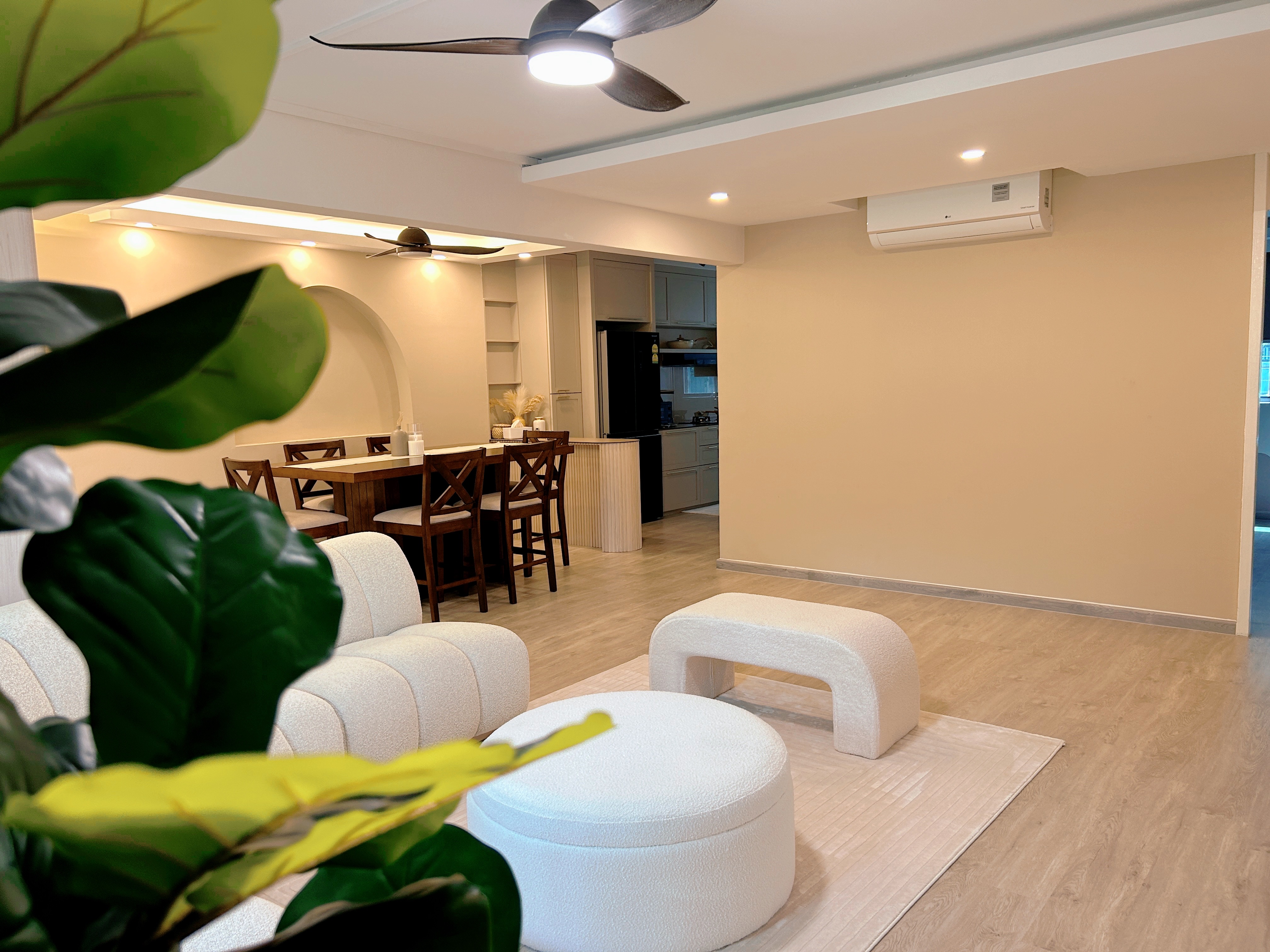 Living Room: Chill and Netflix! - Modern living room with minimalist design, beige walls, wooden dining table and chairs