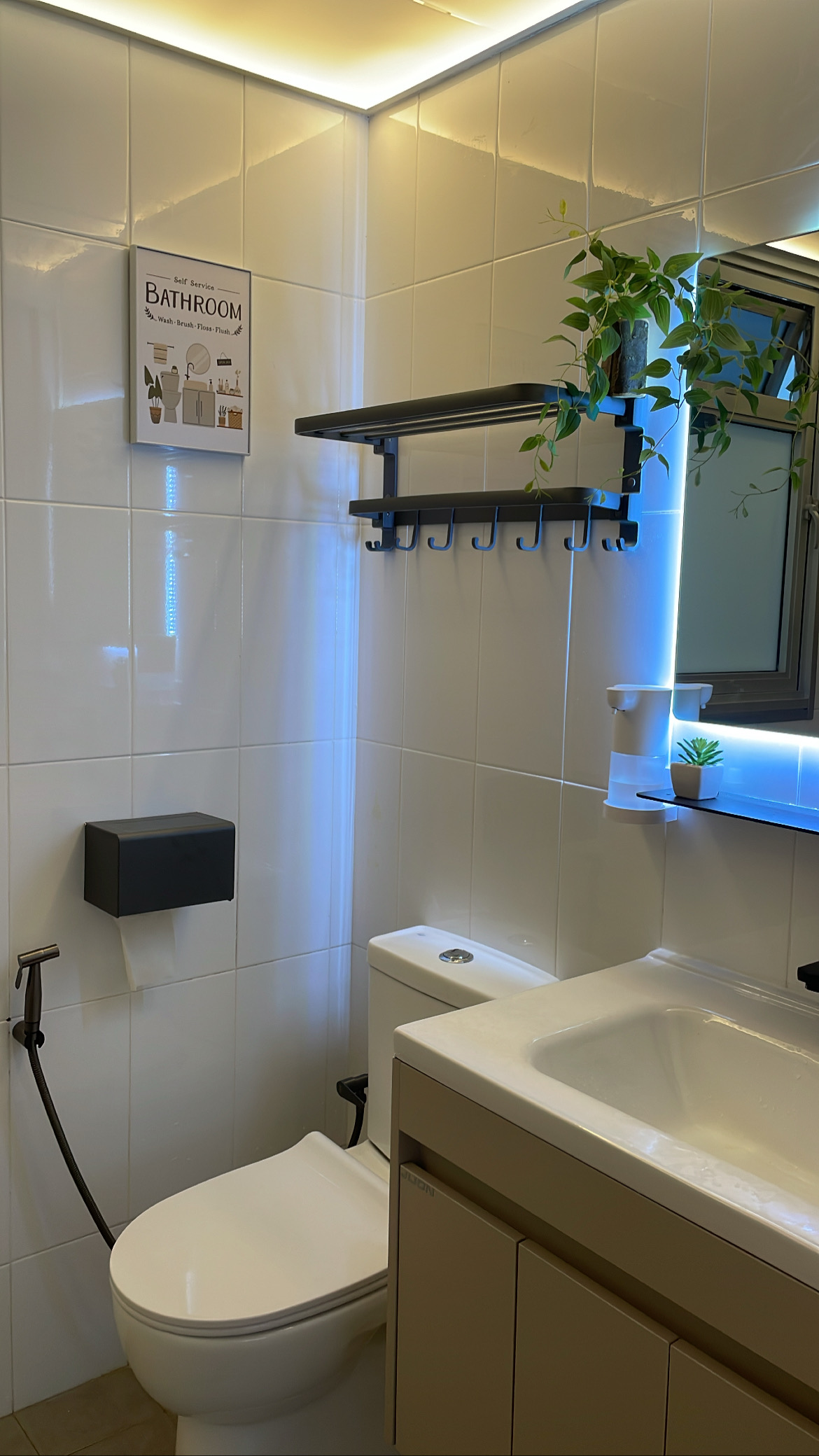 Our cosy crib filled with rattan-wooden accent pieces  - Bathroom, white tiles, modern design, self-service, bathroom plan