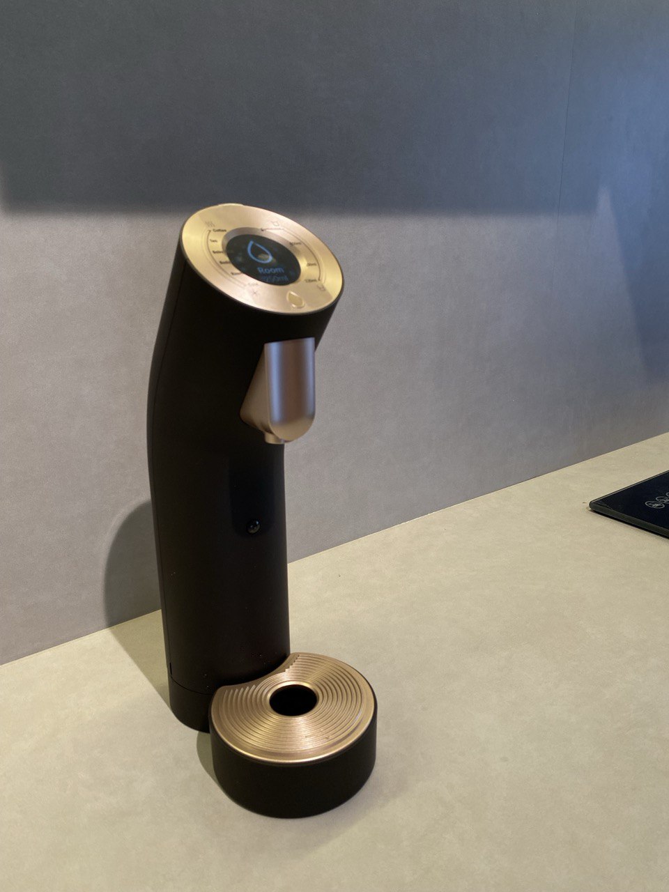 Dining-Space:-Nothing-should-be-on-your-counter-top!