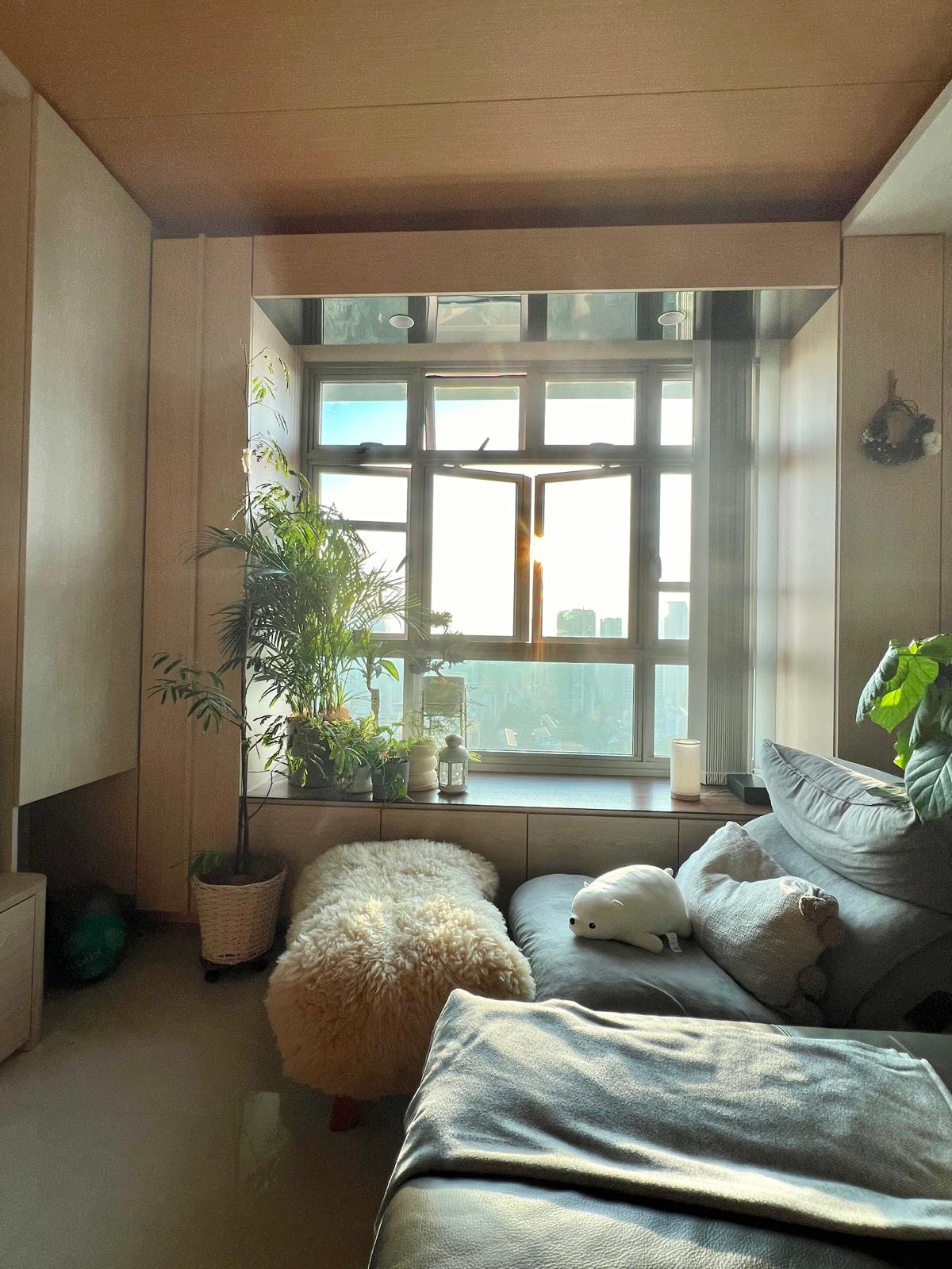 The-Power-of-Lighting-|-Day-and-Night-View-of-Living-Room