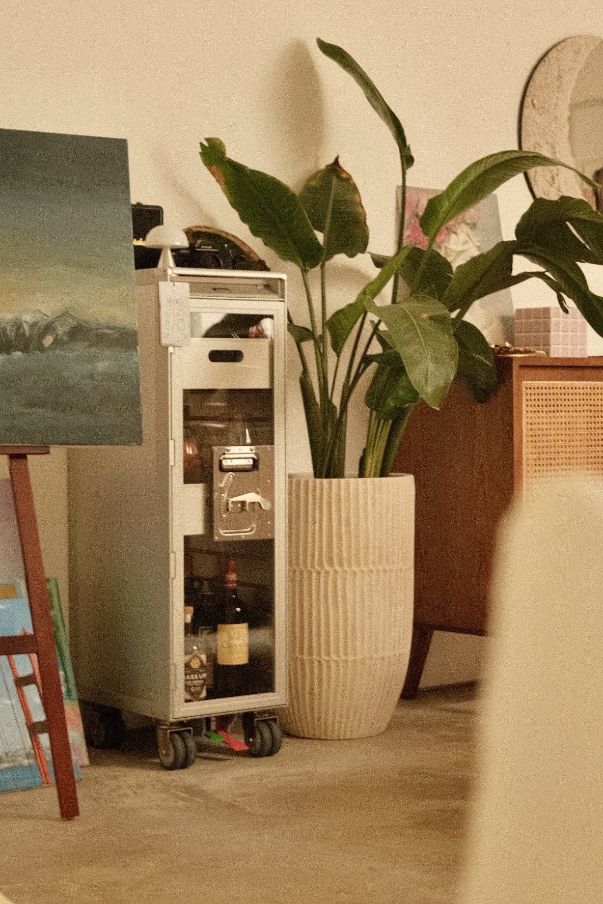 Our thoughts on choosing the right furniture and accessories - artistic landscape painting, modern interior design, cozy room