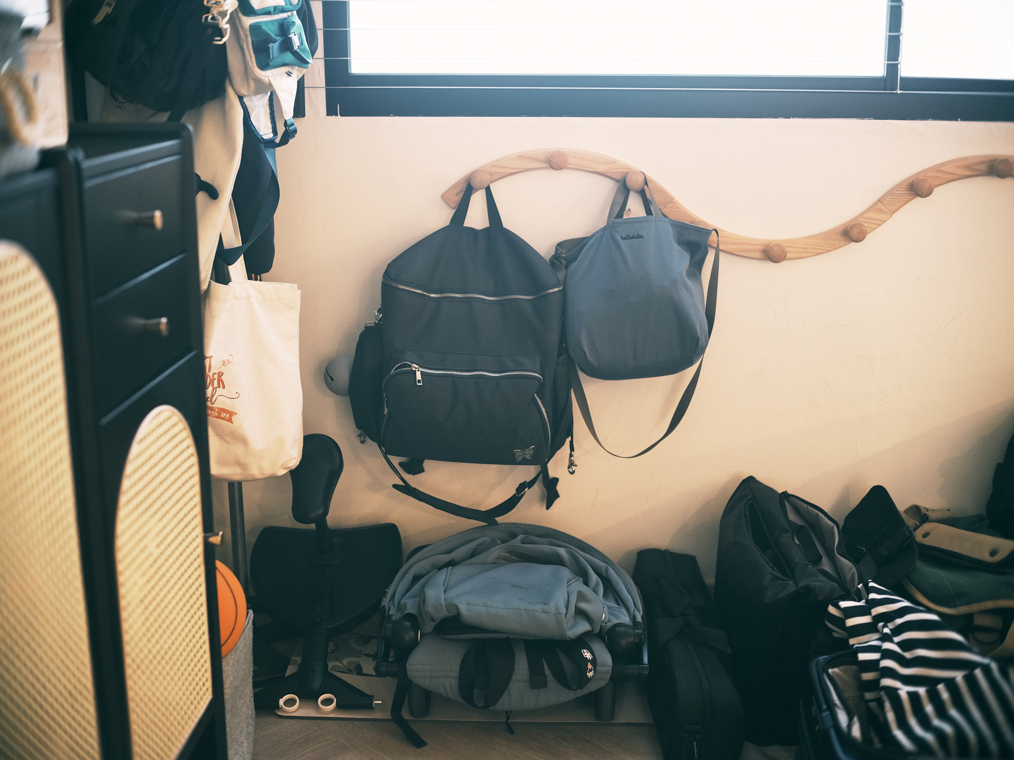 An-entryway-built-around-family-habits