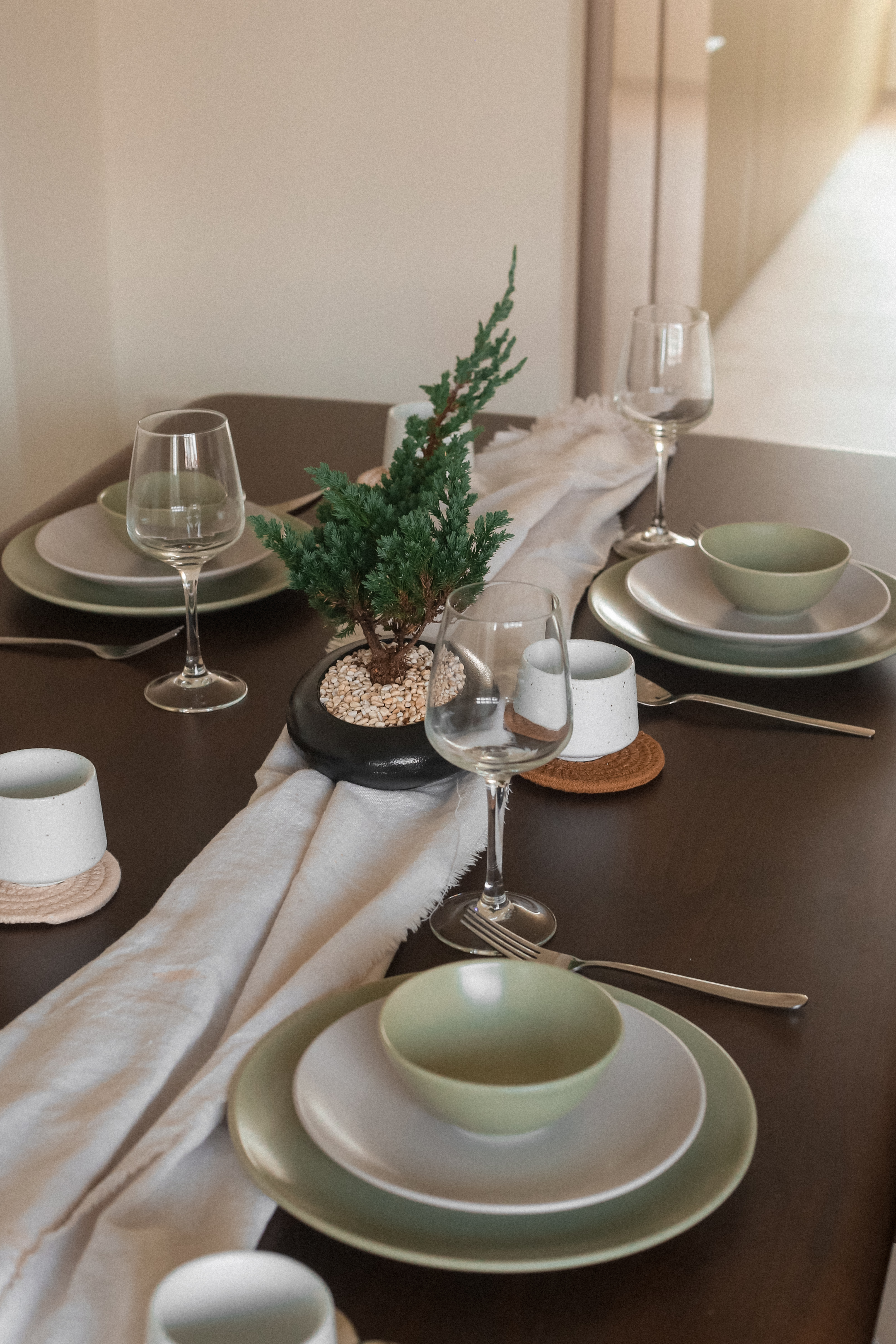 Our-Cosy-Dining-Room:-Perfect-for-Home-Cooked-Meals-&-Conversations-🤎