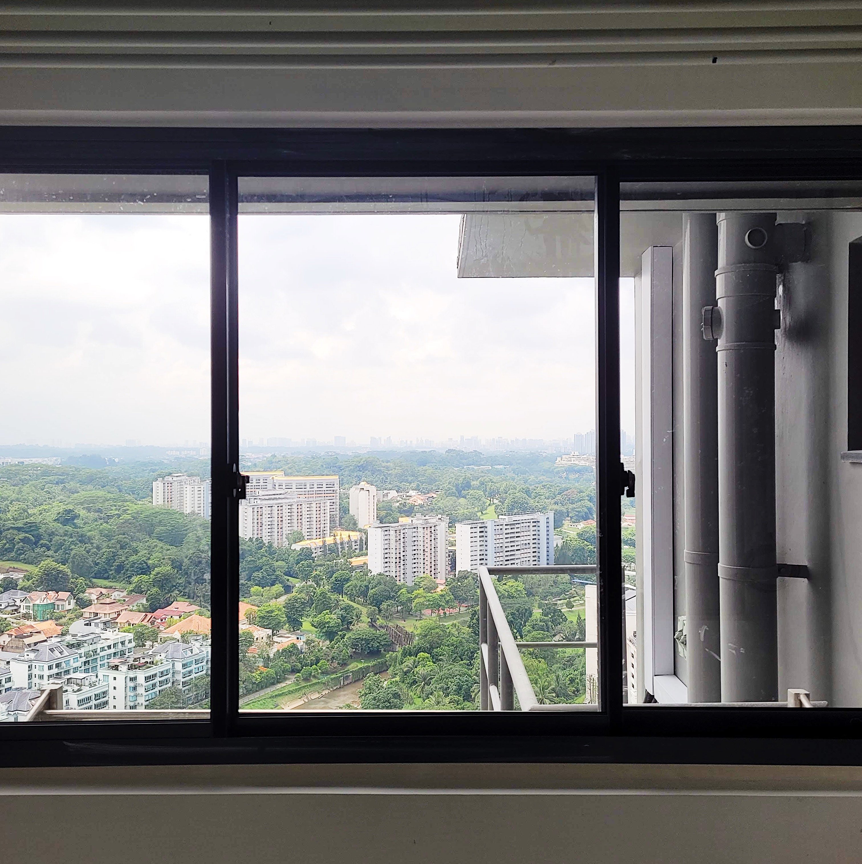 Our-clean-and-organised-service-yard!