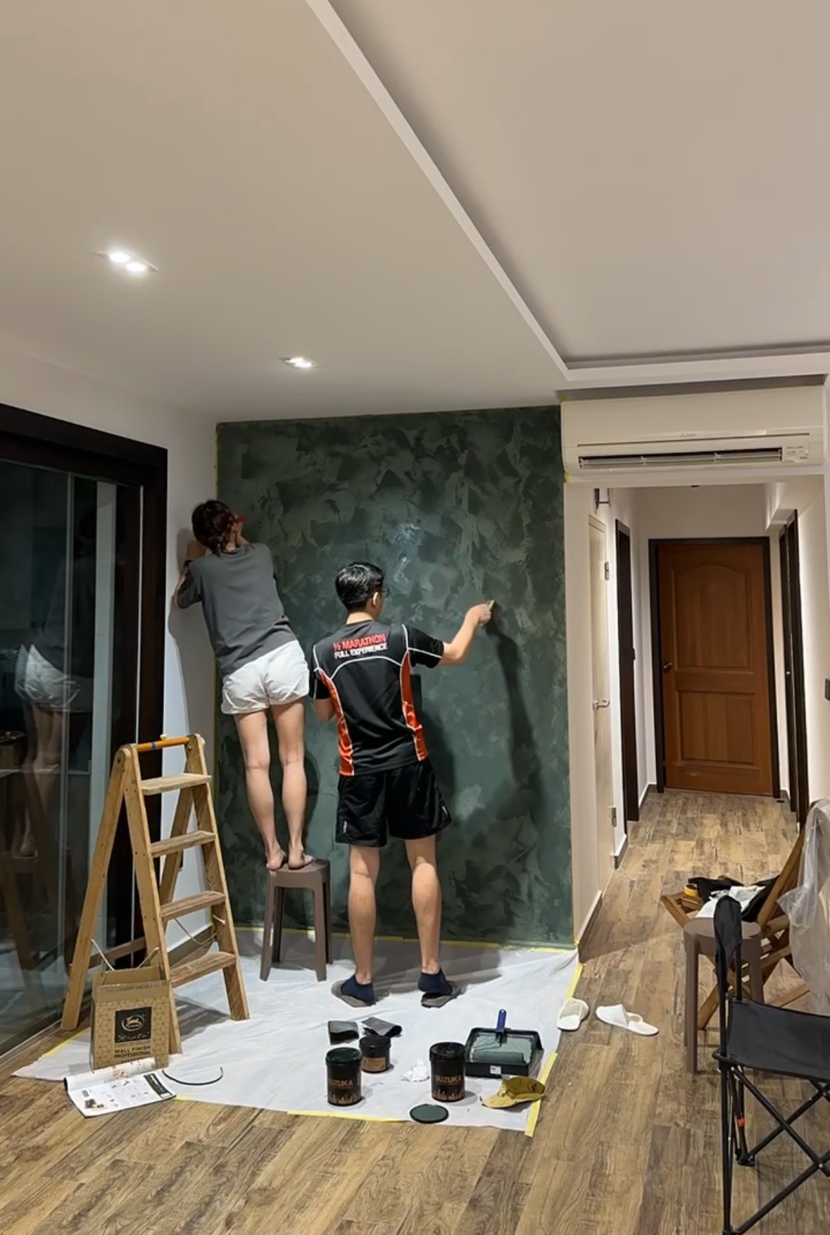 Our renovation journey as 2 "broke" newlyweds - Interior renovation, wall painting, plastering, DIY project, green wall