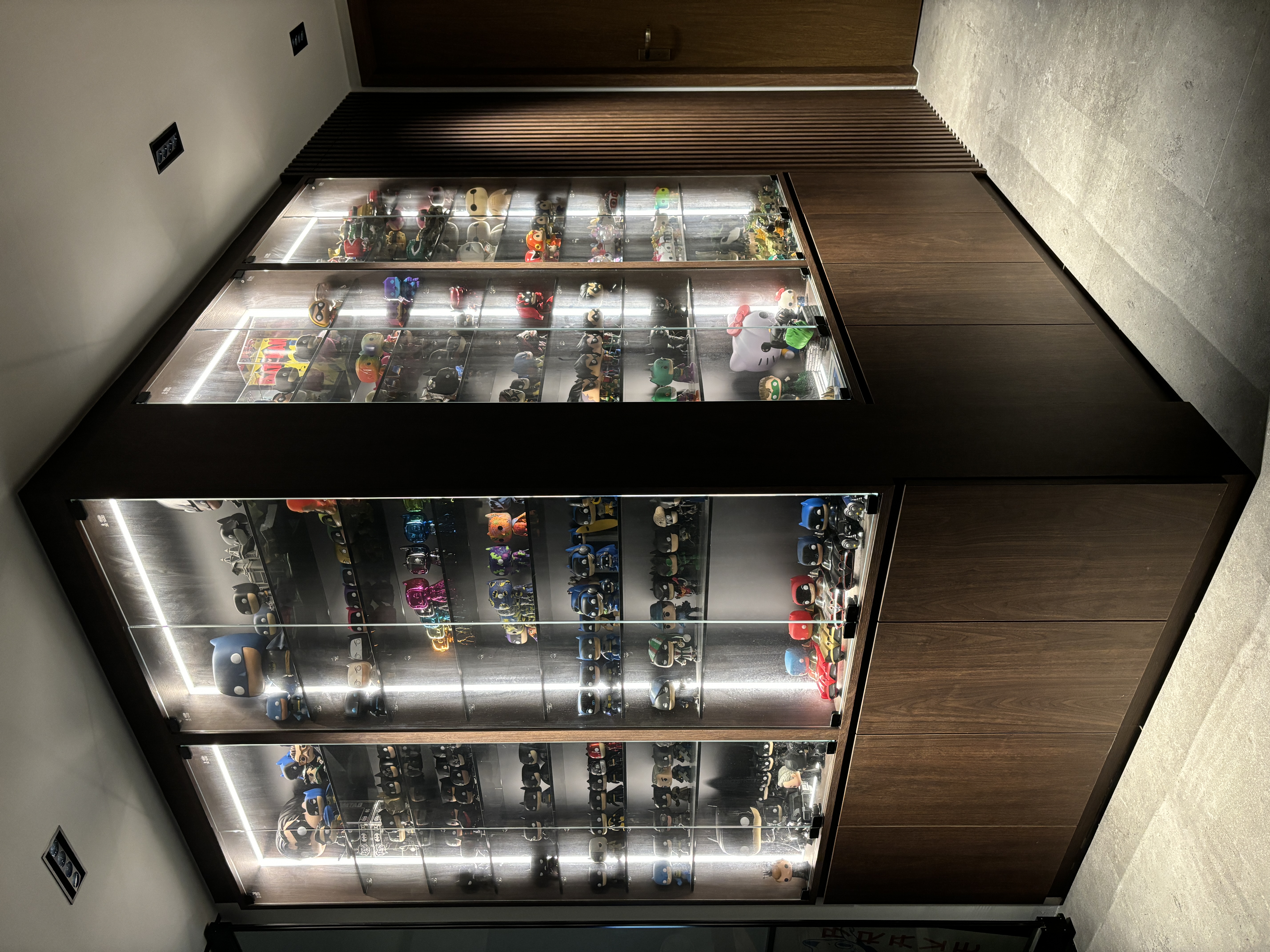 Sun-is-the-headache---the-strategic-location-of-our-display-shelf