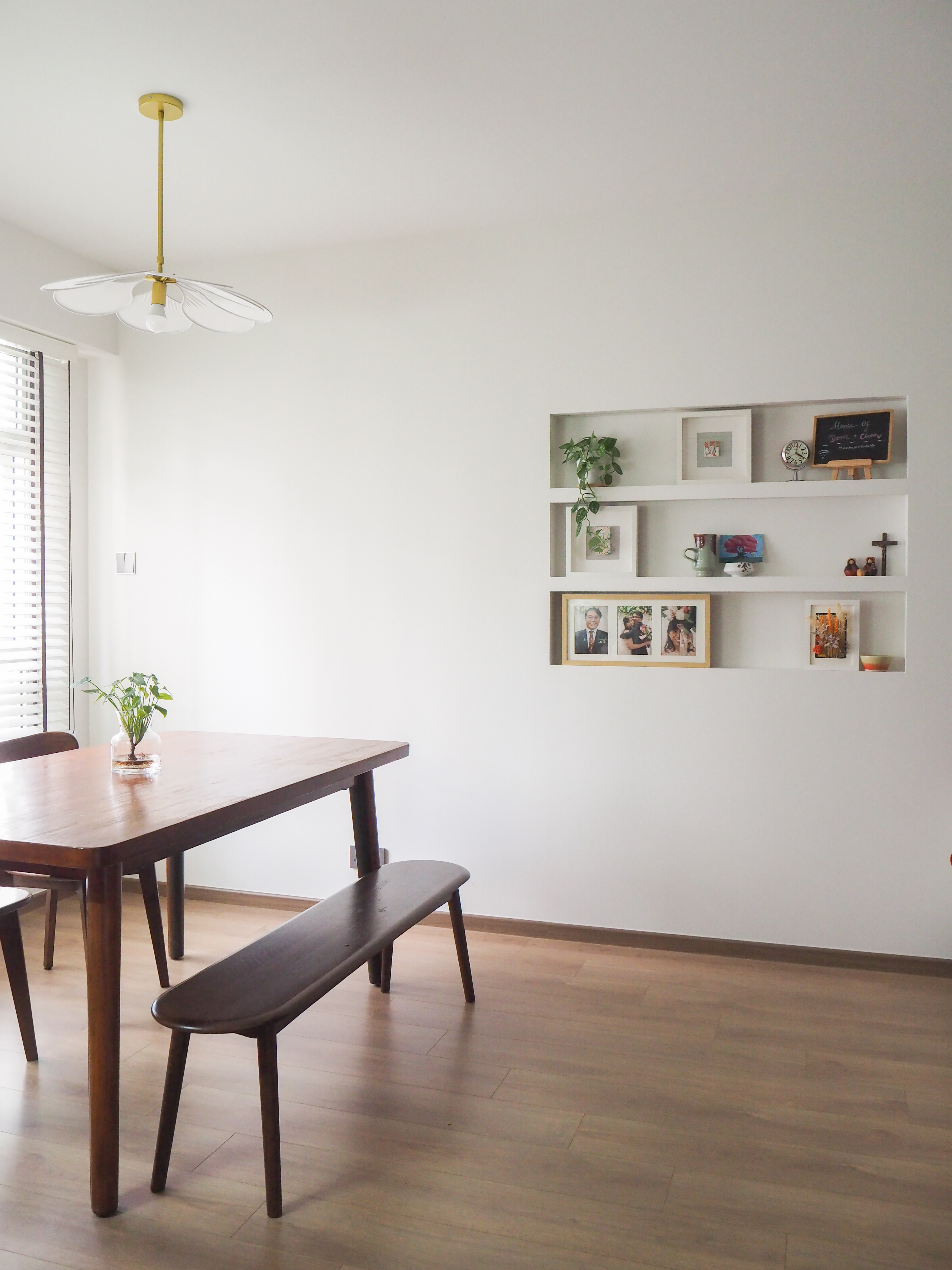 Our-living-room-with-no-built-in-carpentry-