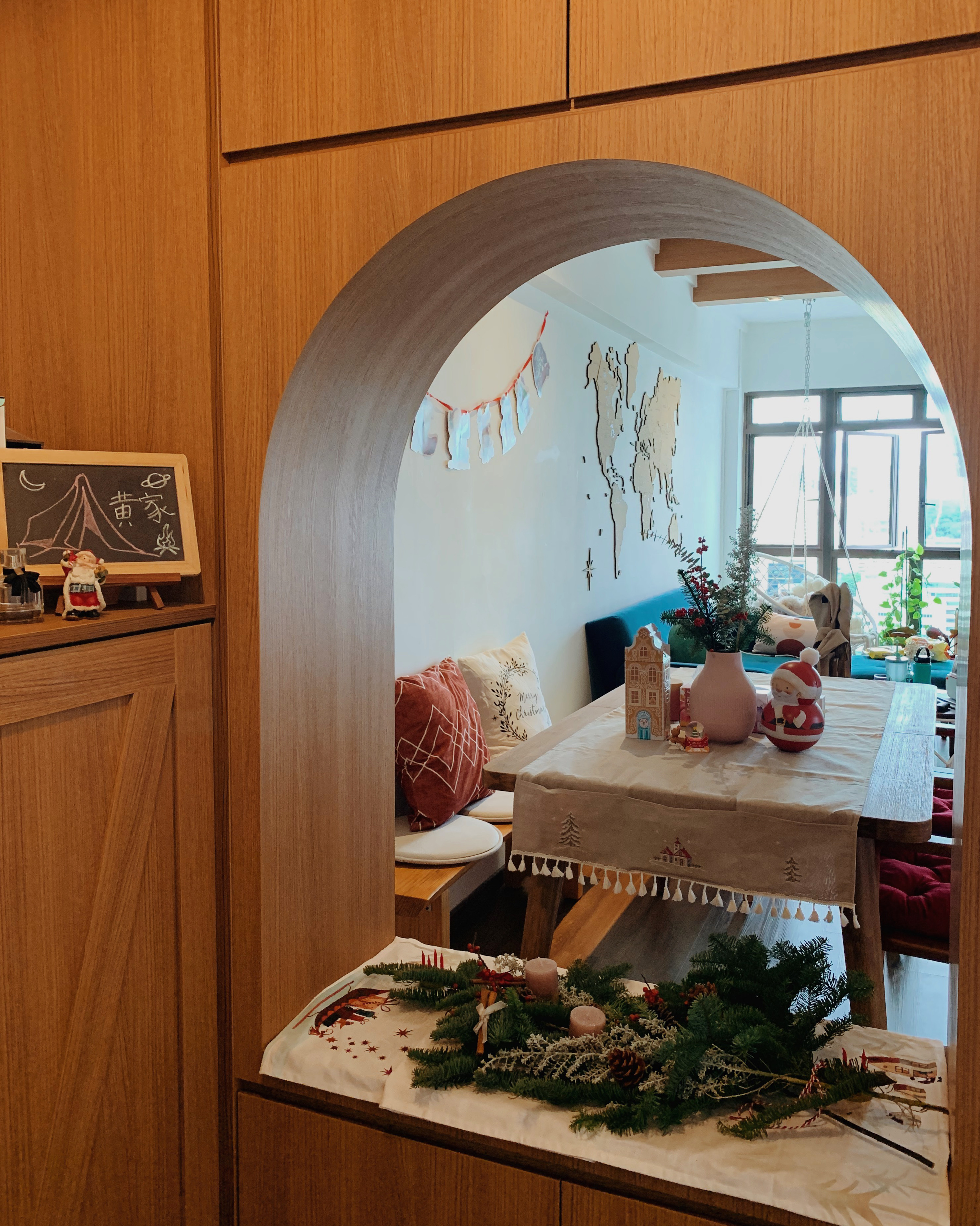 Farmhouse-Dining-Space-in-4rm-HDB-in-CBD-fringe-area