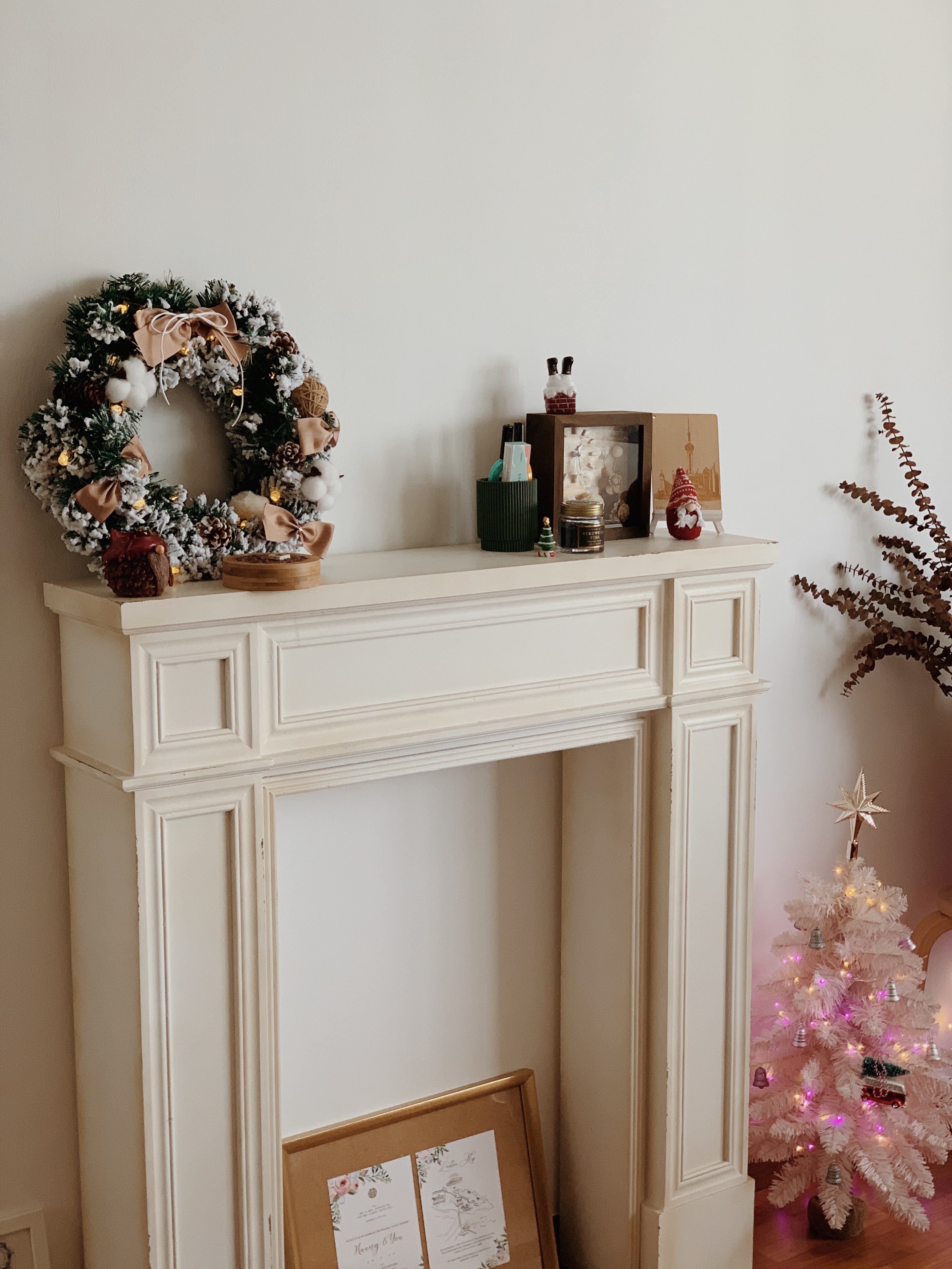 Cozy Farmhouse Bedroom with Projector and Faux Fireplace - Christmas wreath, festive decor, white fireplace mantel, green