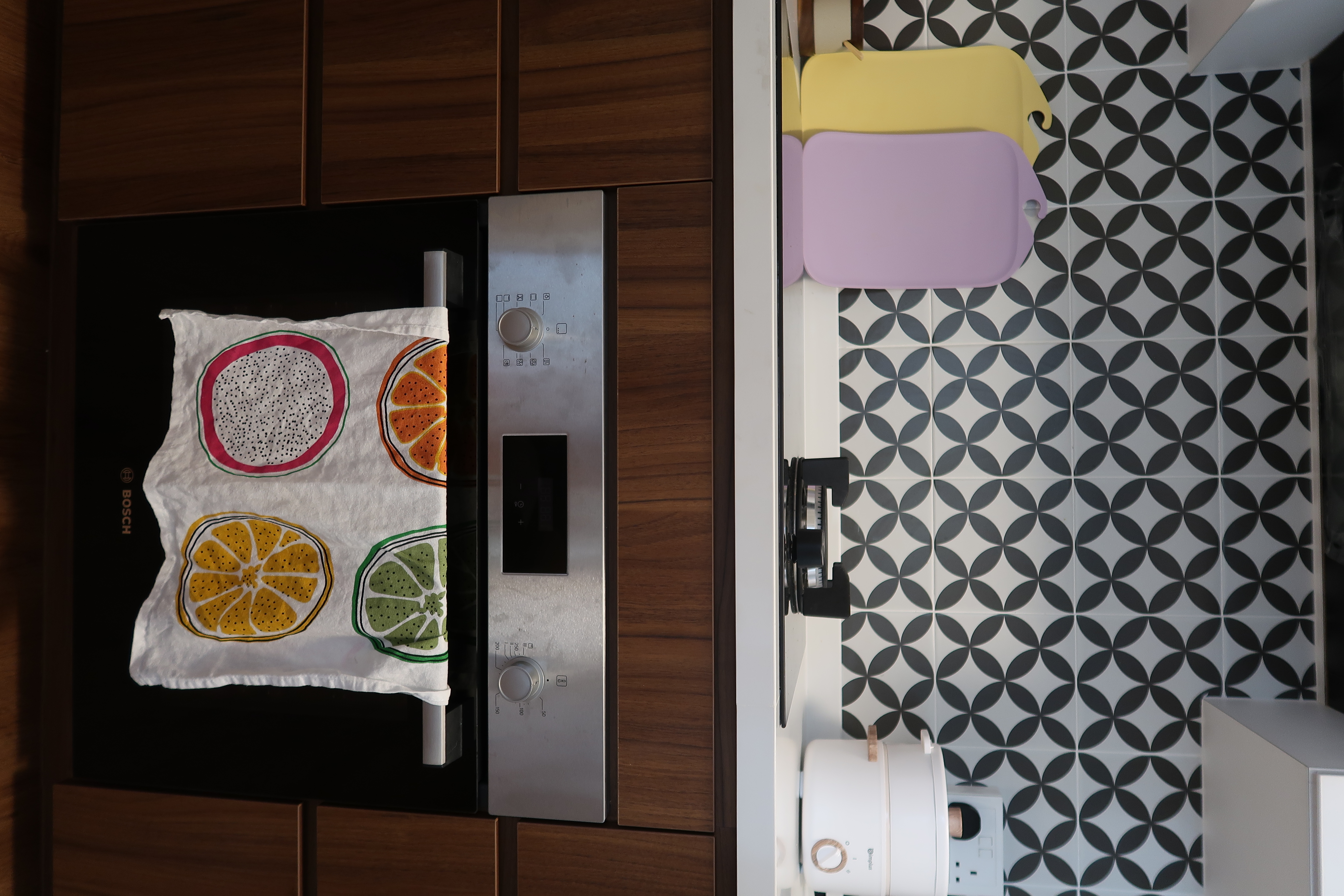 Our open concept kitchen with an island as centrepiece :) - Kitchen countertop, modern appliances, wooden cabinets, stainless