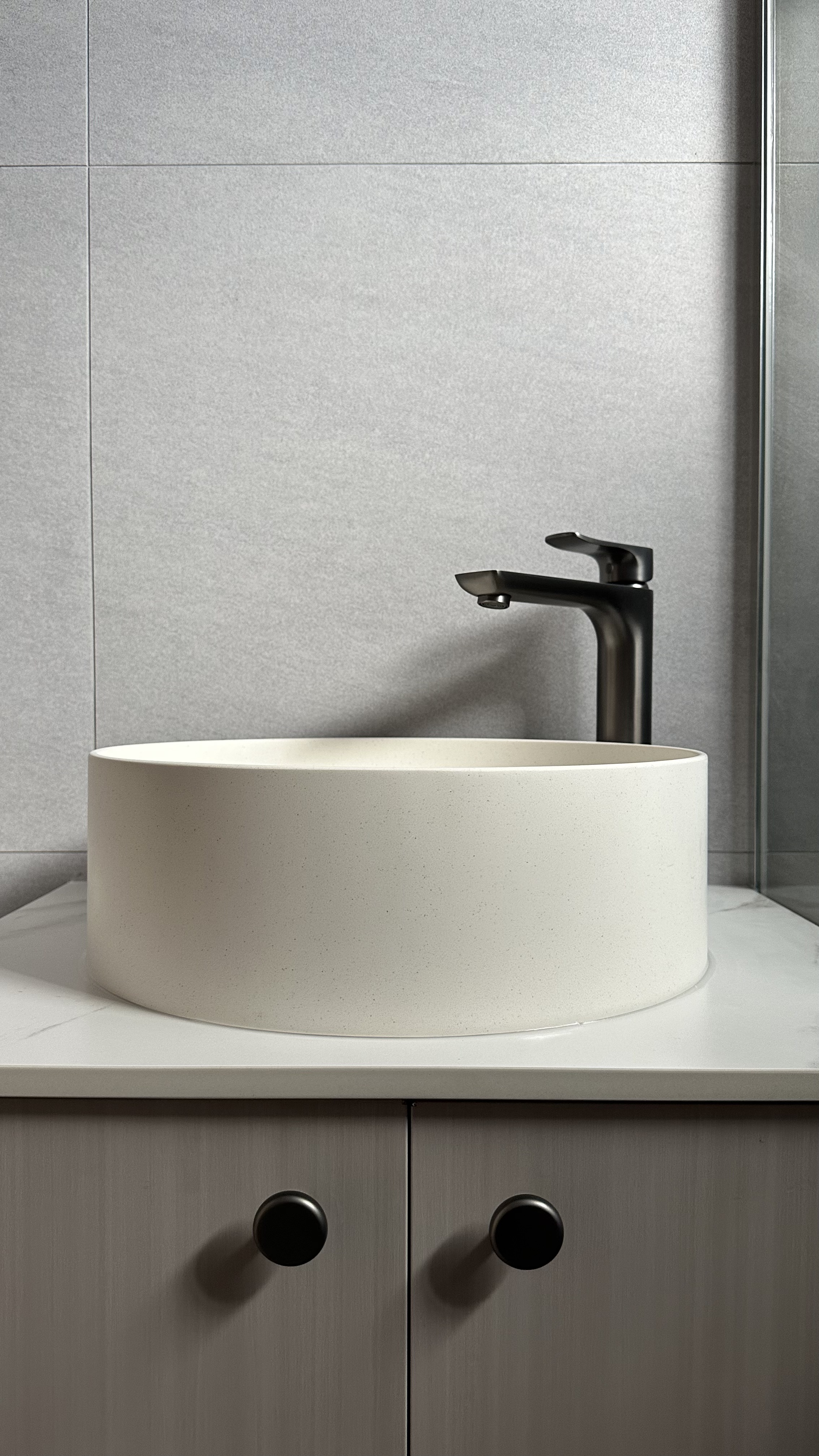 The-tofus'-bathrooms-with-hidden-surprises-🕳️