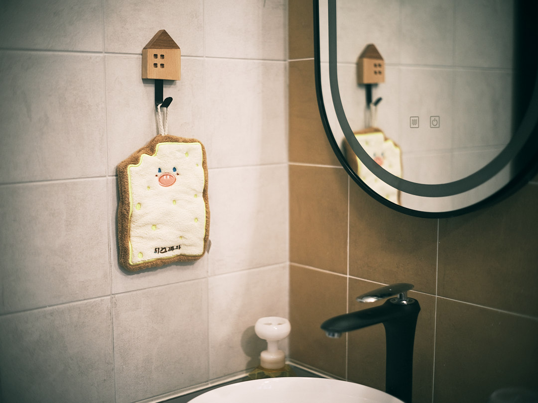 The-Cheerful-Swimming-Pool-(Bathroom-3/3)