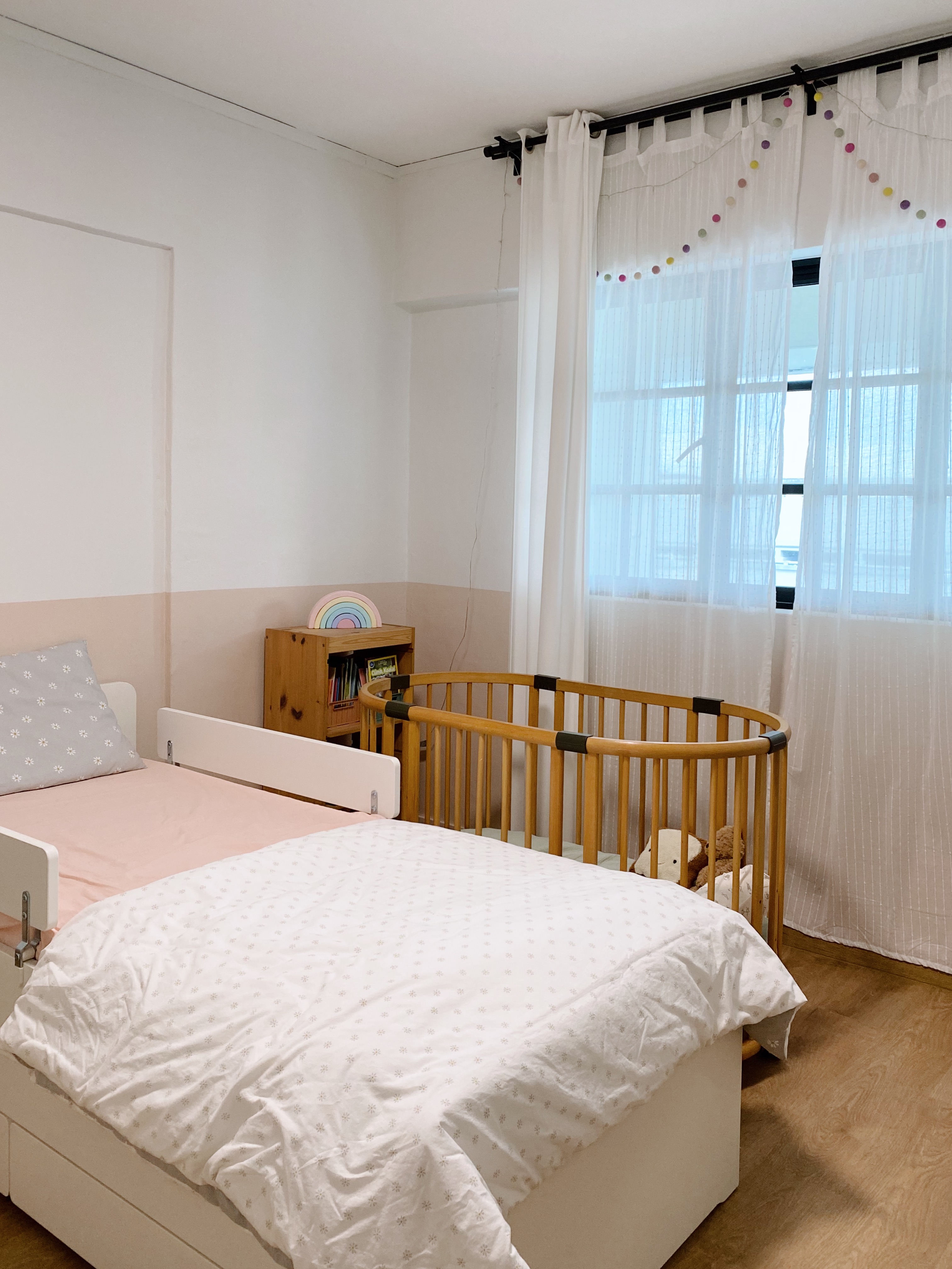 (work in progress) a cozy spacious bedroom for our little ones! - White and pink bedding, wooden crib, baby swing, colorful