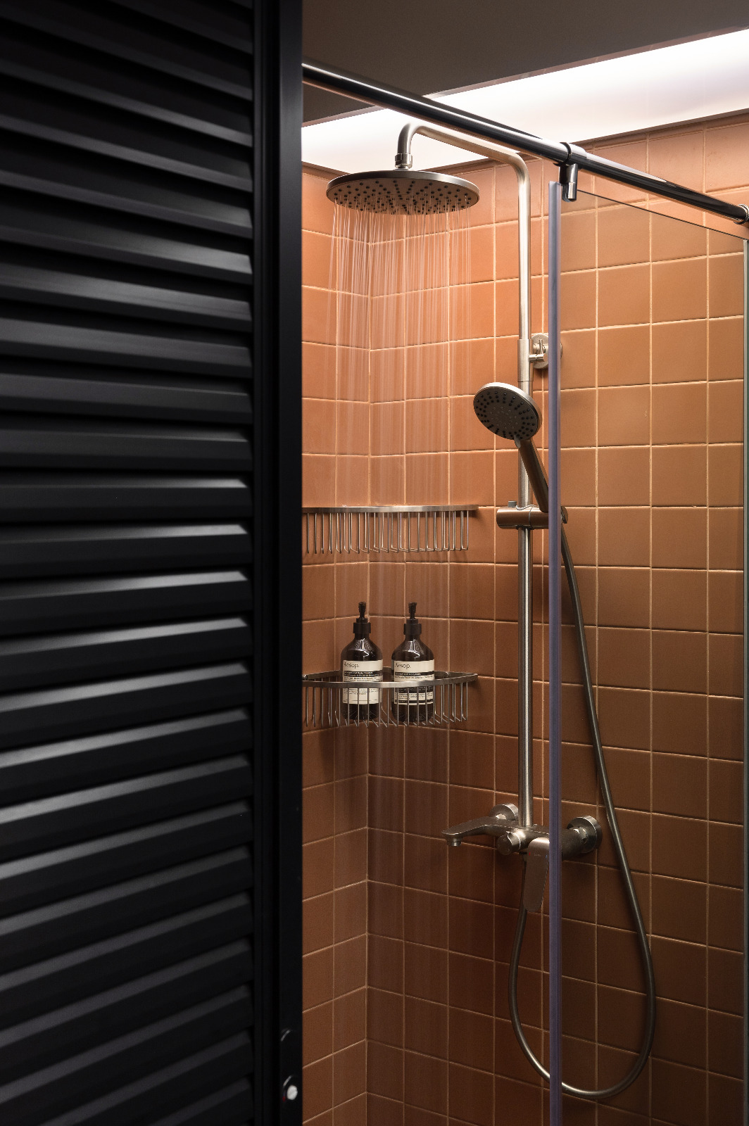 Into-the-room-of-the-porcelain-throne🚽🧻