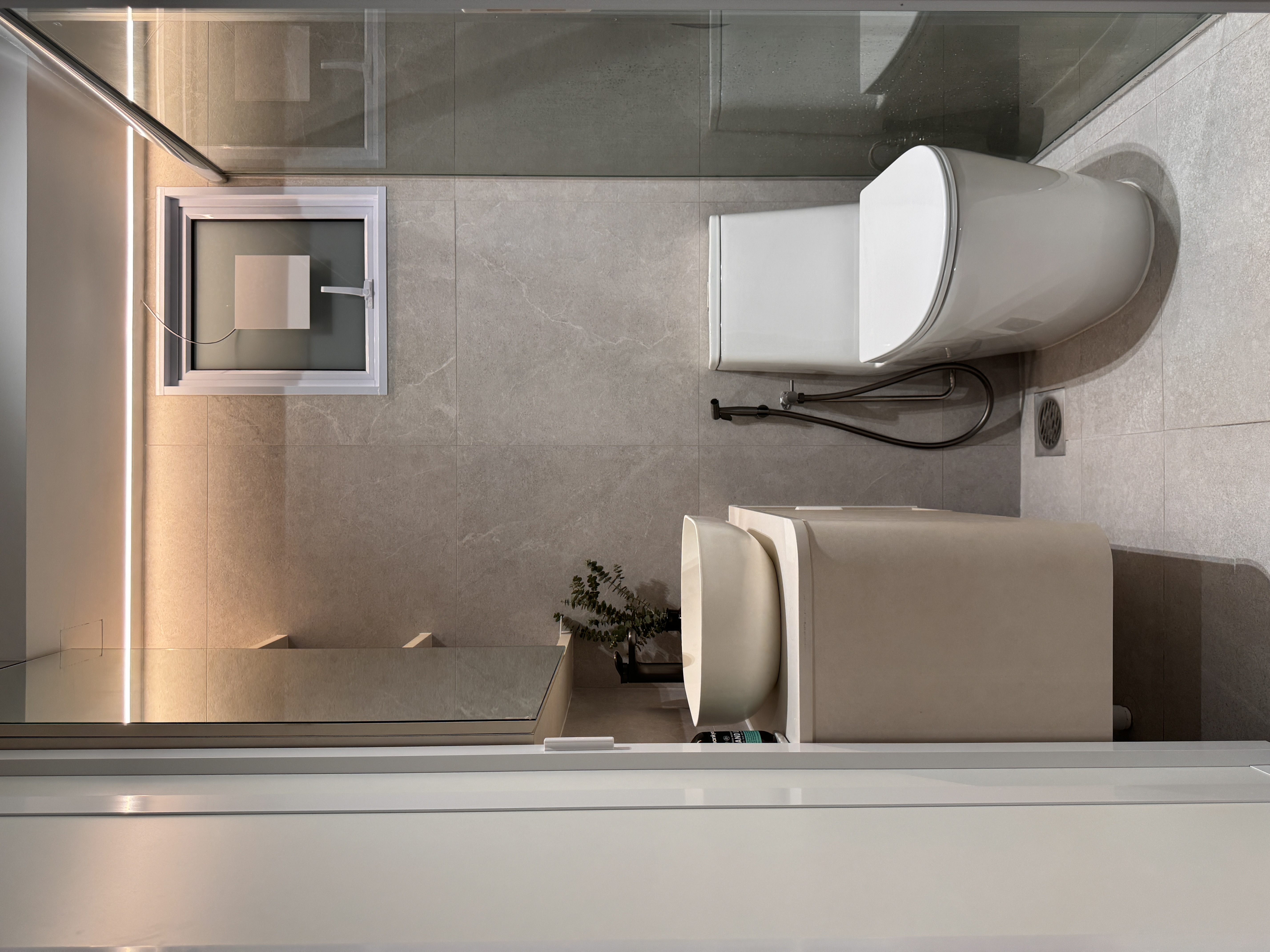 Creating Your Dream Bathroom: Tips from The Little Starry Loft 💫✨ - Modern minimalist bathroom, sleek design, contemporary