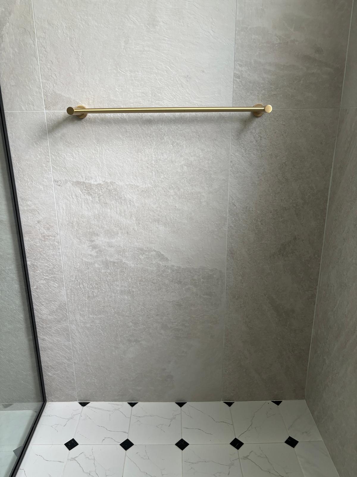 Black-and-white-bathroom-with-lots-of-natural-lighting-