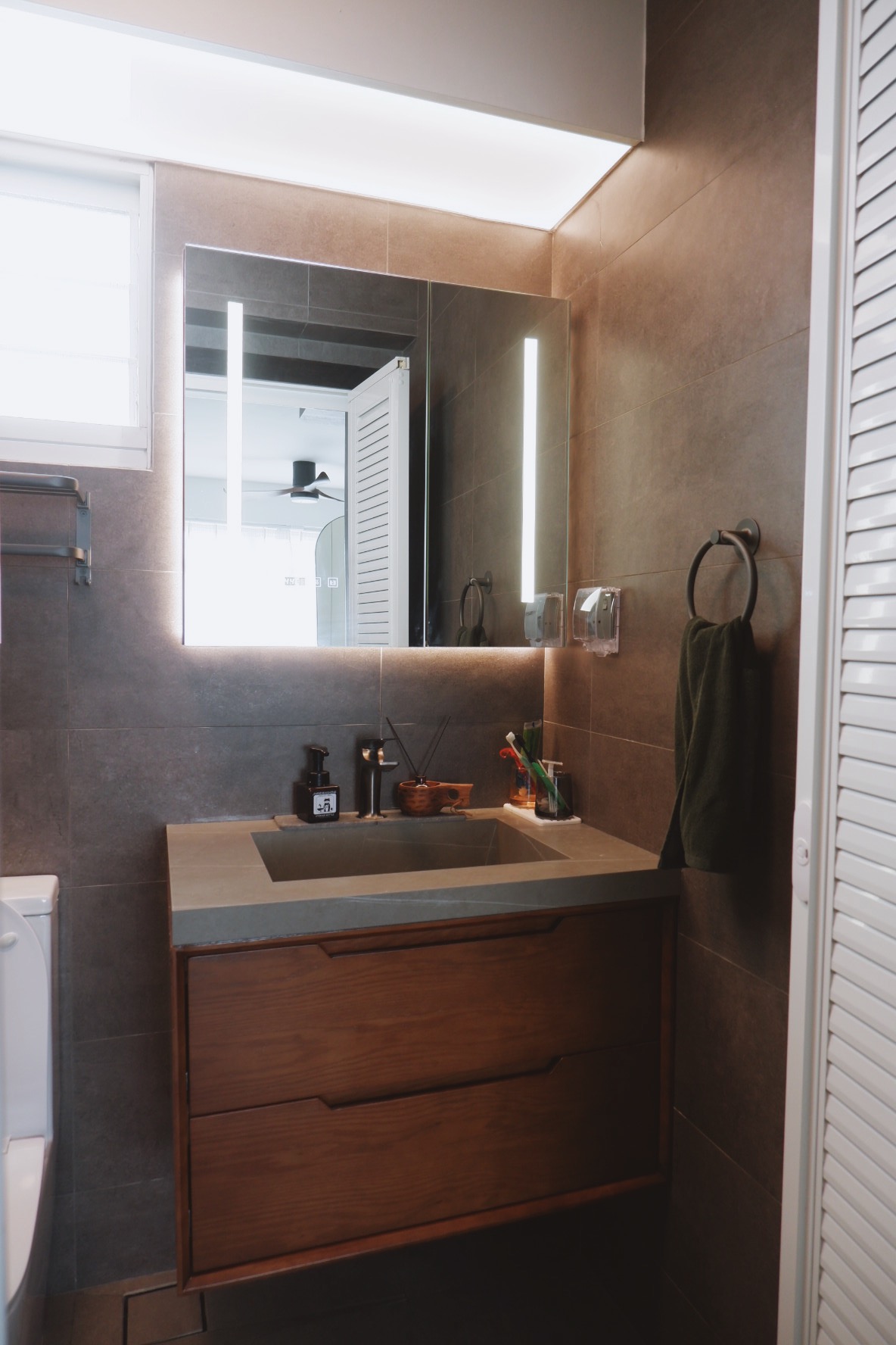 Our-Bathrooms:-My-husband-and-I-designed-a-bathroom-each