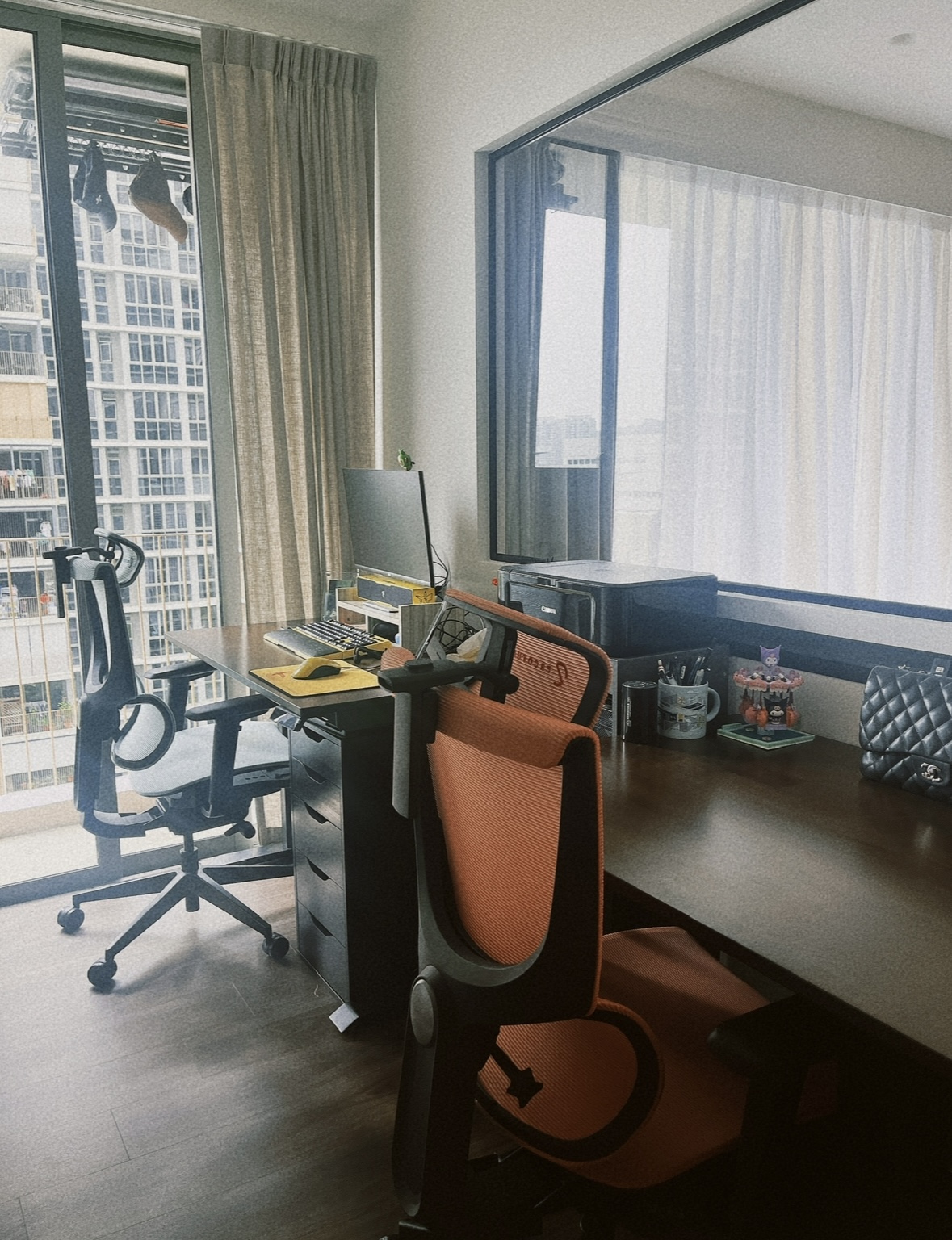 Little-pop-of-colours-in-our-home~