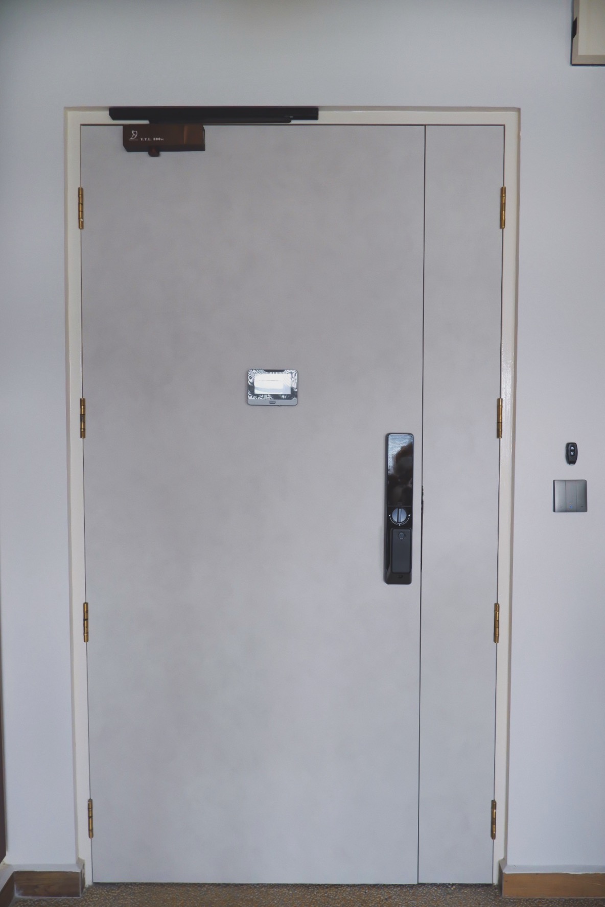 Our-Entryway:-"Hey-Siri,-I'm-home"-