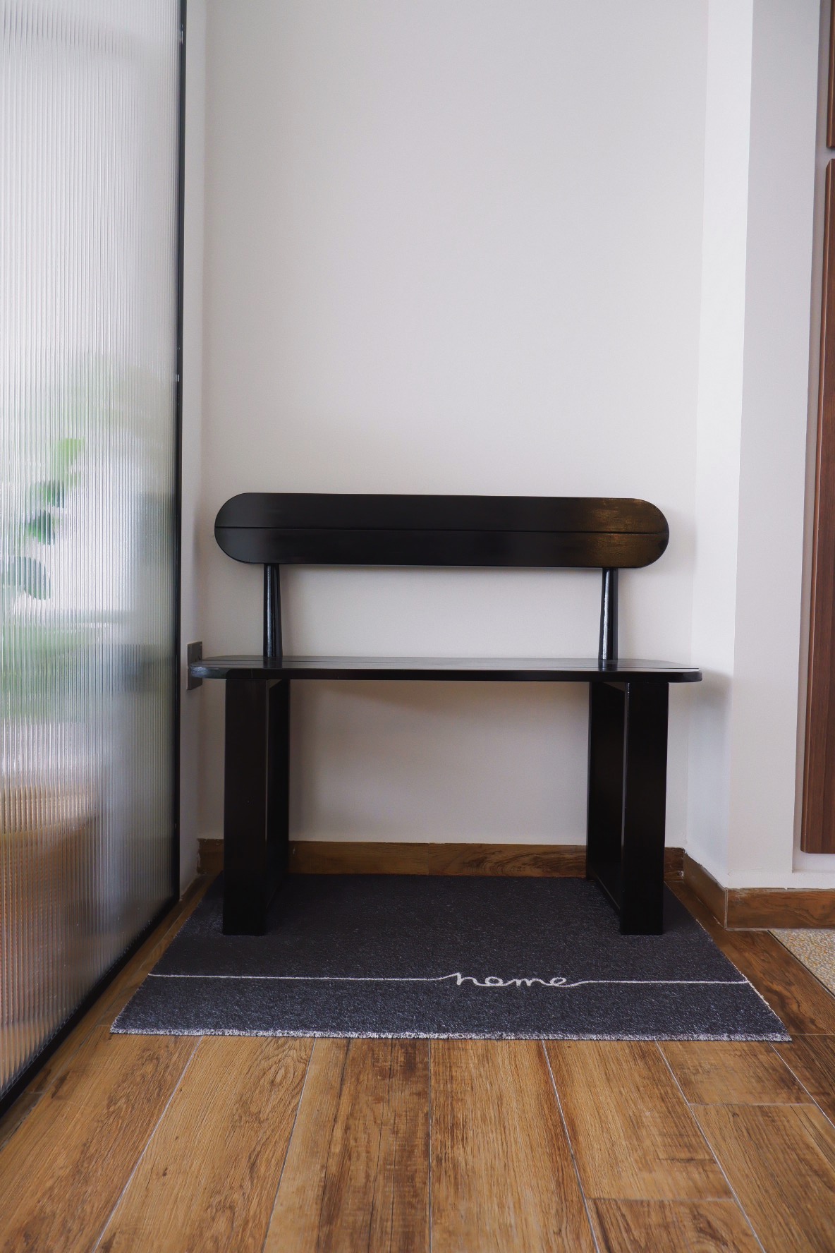 Our-Entryway:-"Hey-Siri,-I'm-home"-