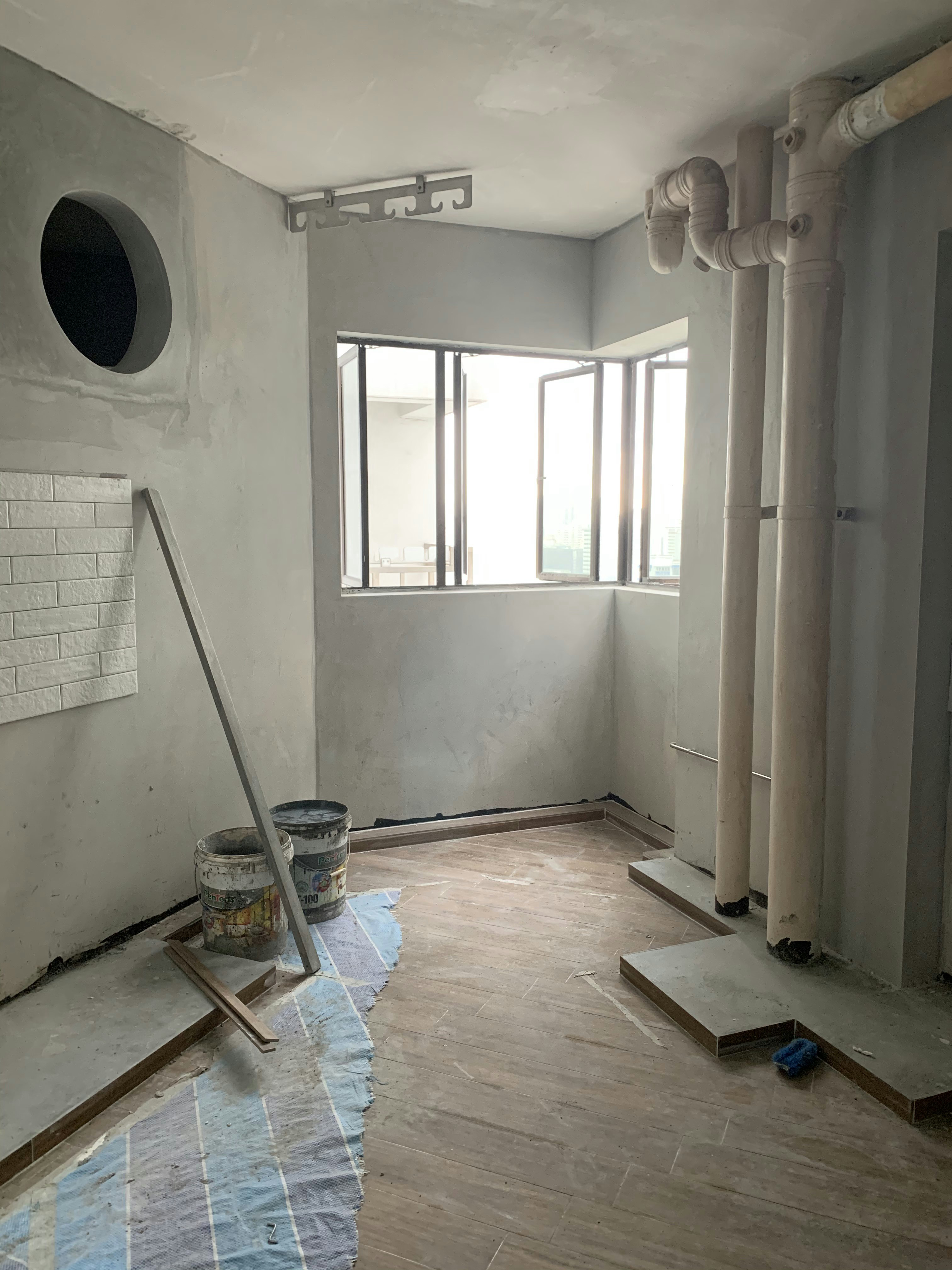 4Rm HDB Classic Farmhouse Open Concept Service Yard - Interior renovation, unfinished walls, exposed pipes, wooden flooring