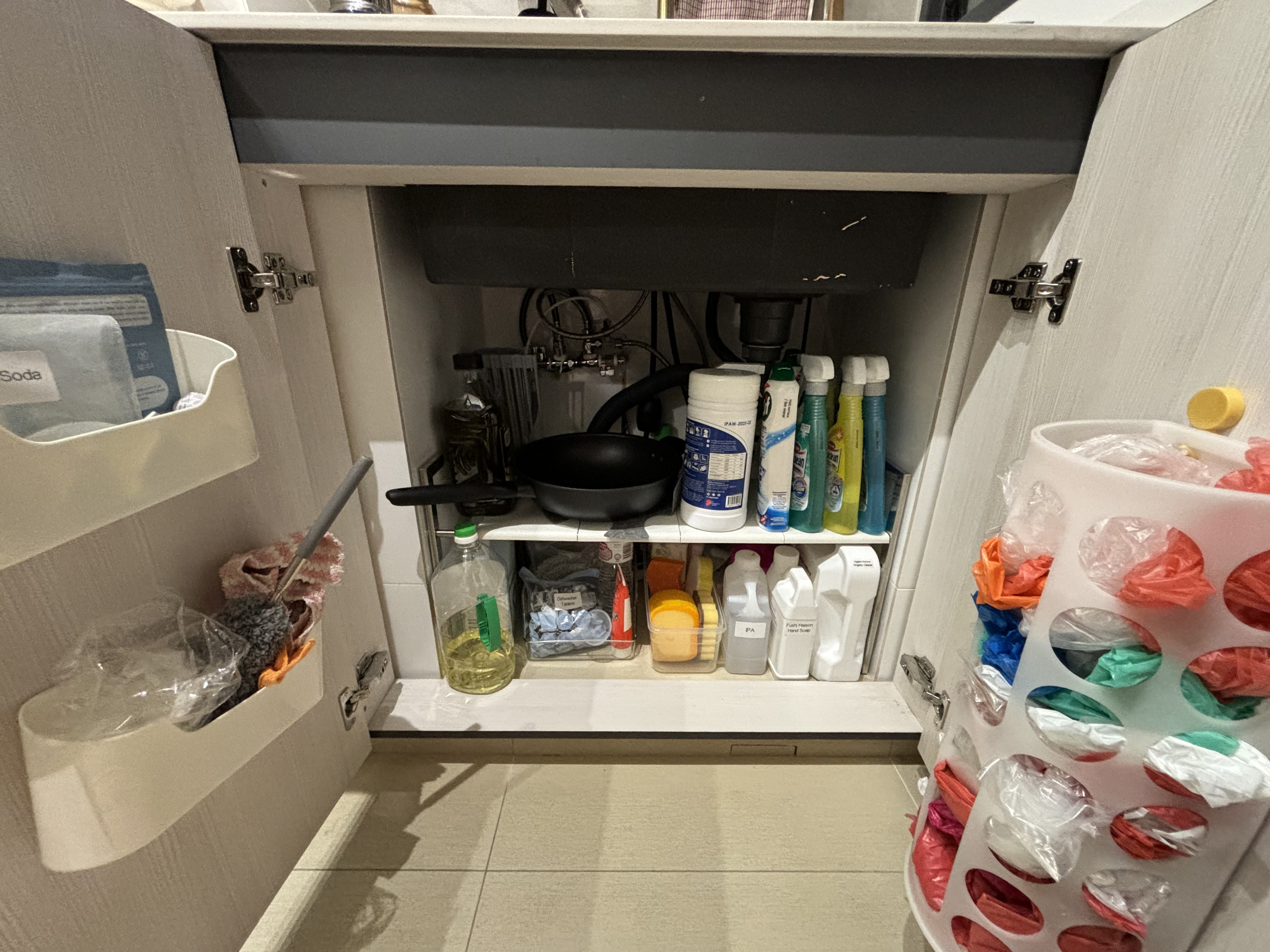 Home organization hacks for a more efficient home! - cleaning supplies, dish soap, cleaning products, kitchen essentials