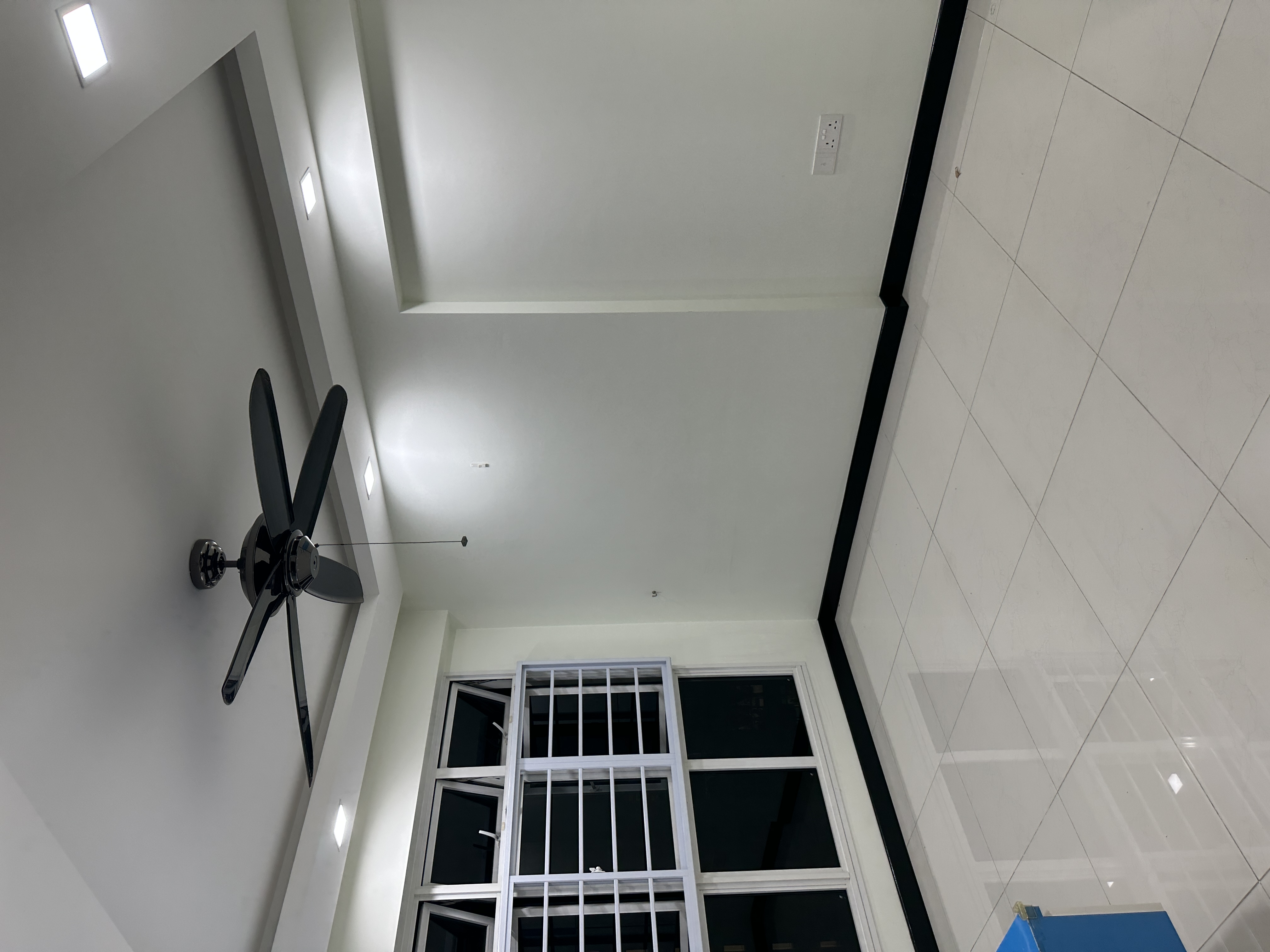 House-Hunting: our 5 year old resale flat was a love at first sight - Modern minimalist interior, ceiling fan, white tiled