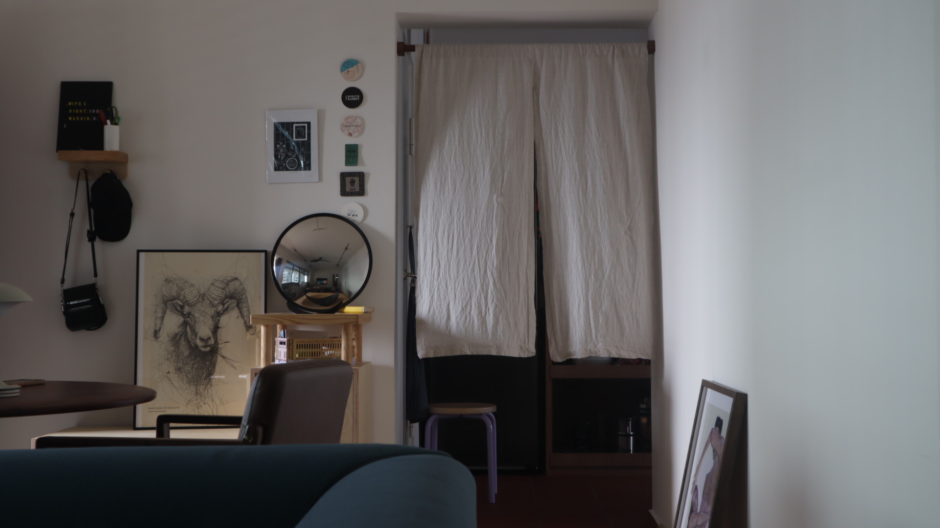 reviving-resale-HDB-corridor-unit-with-mid-mod-twist!