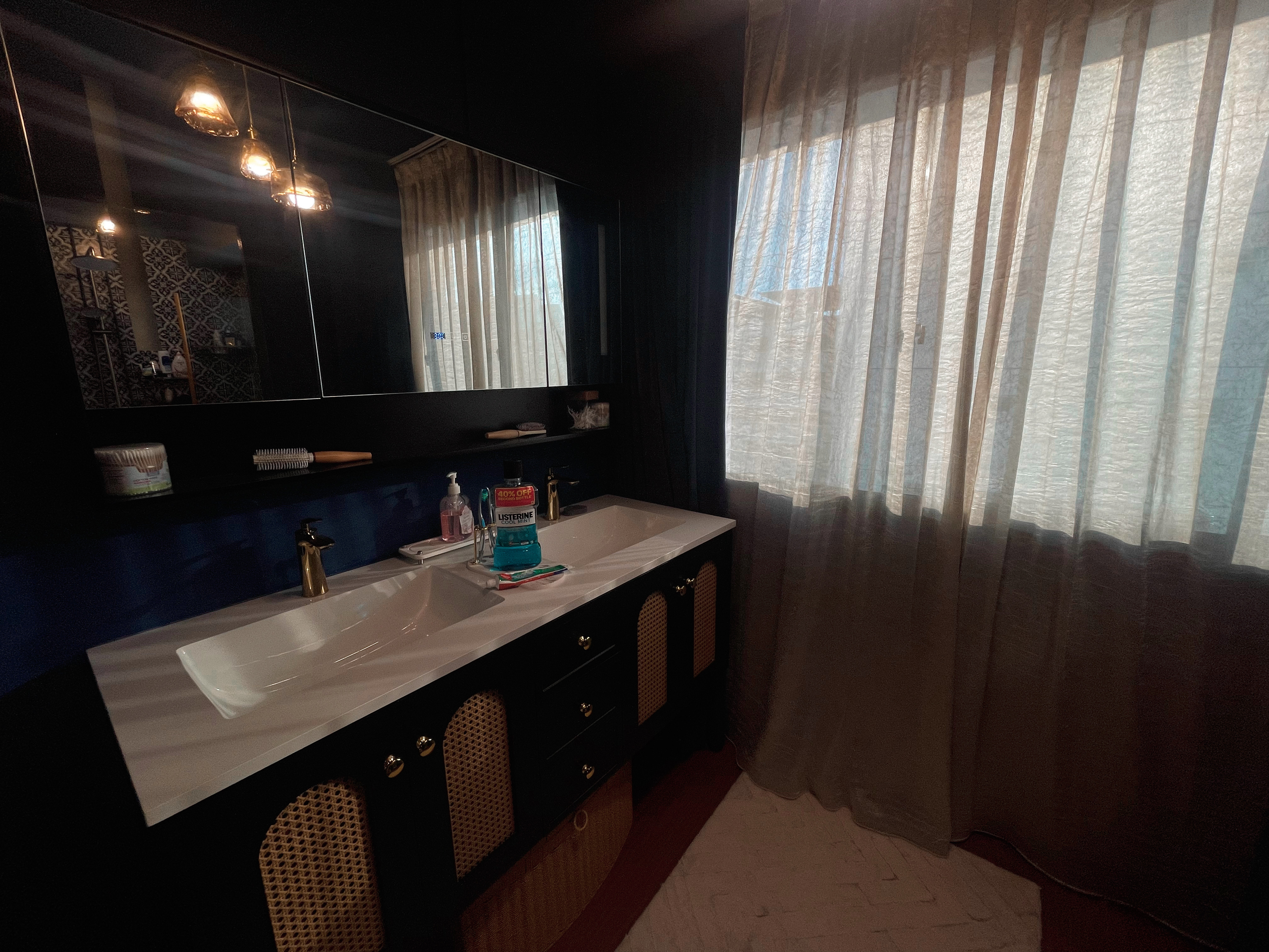 A-unique-blend-of-mid-century-charm-&-cottage-coziness