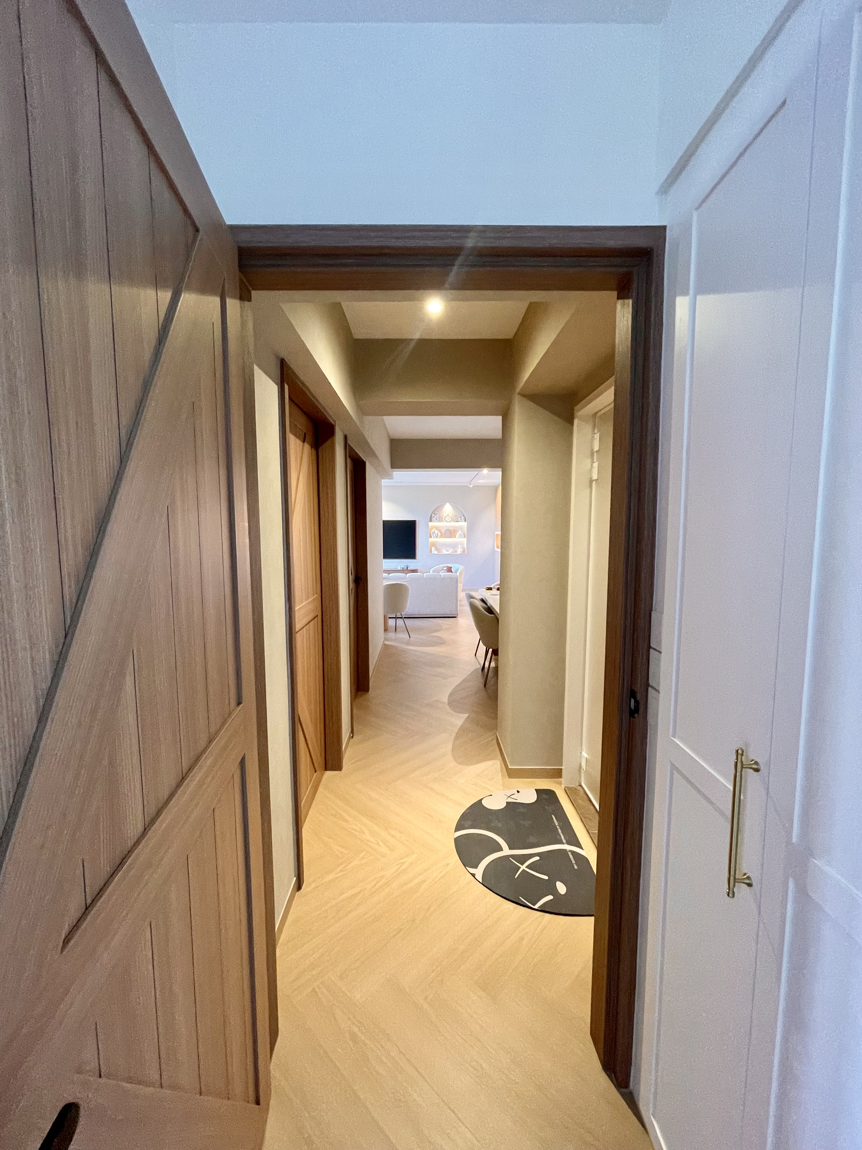 A Self-designed Cosy Abode at Woodleigh Hillside - Wooden hallway, modern design, wooden doors, light-colored walls