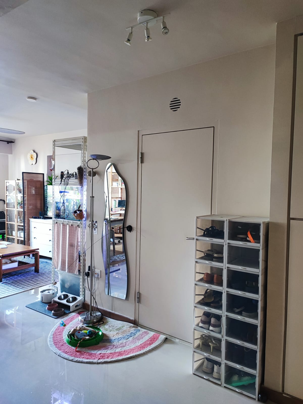 Welcome to our 15K modest & minimal home with 2 cats - Modern living room, spacious room, bright room, open floor plan