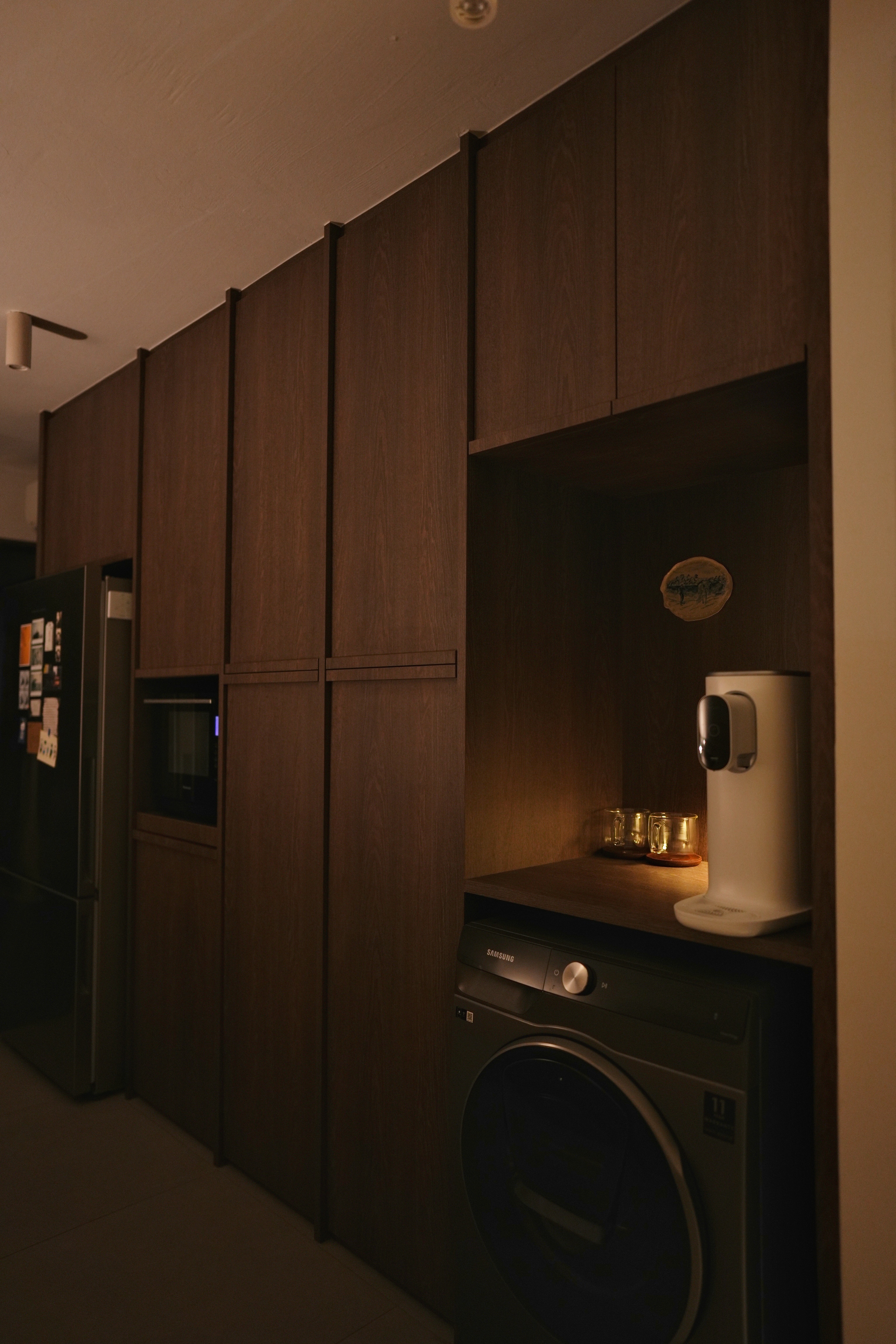 Cosy,-Moody,-Minimalist-HDB-in-the-Heart-of-the-City