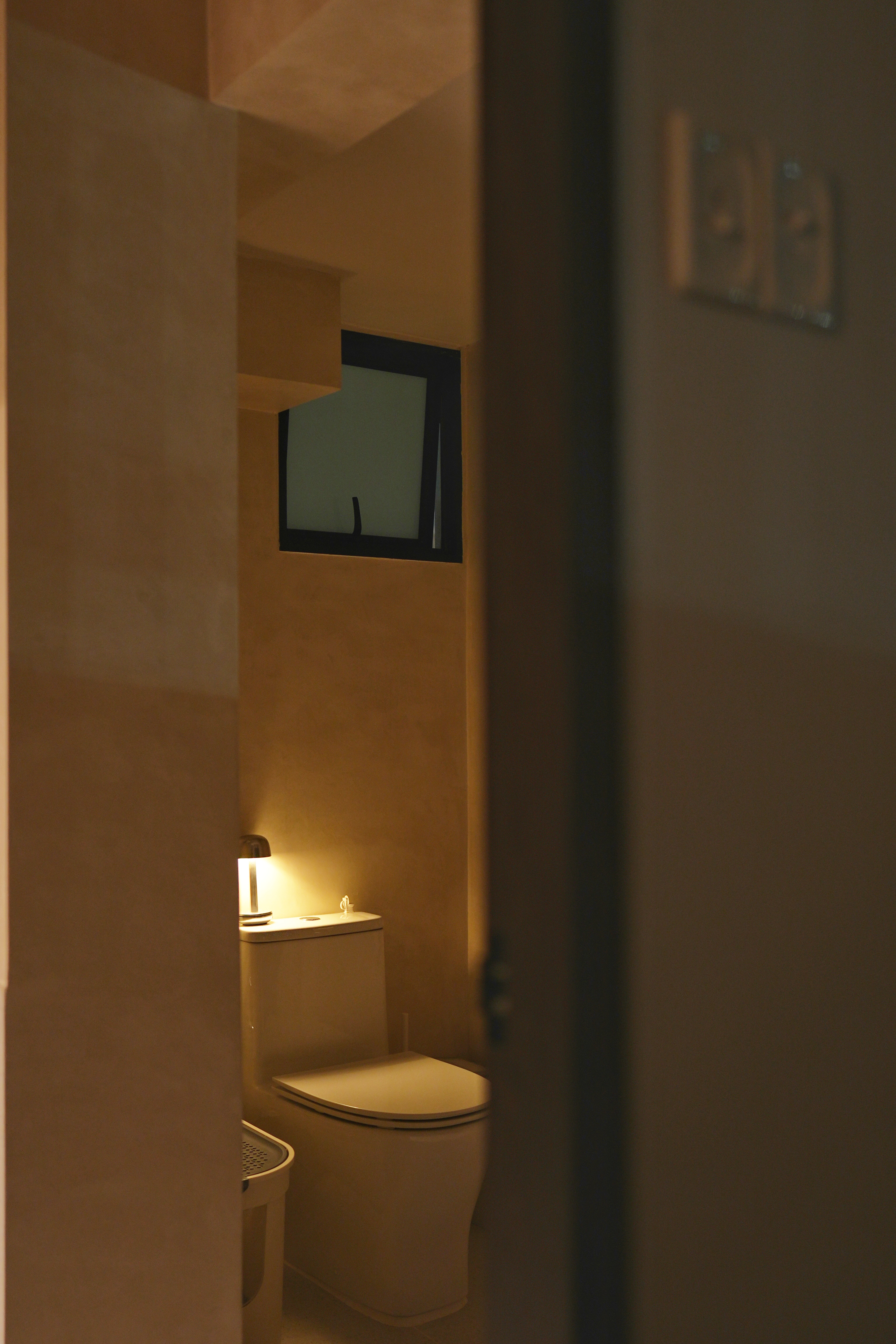 Cosy,-Moody,-Minimalist-HDB-in-the-Heart-of-the-City