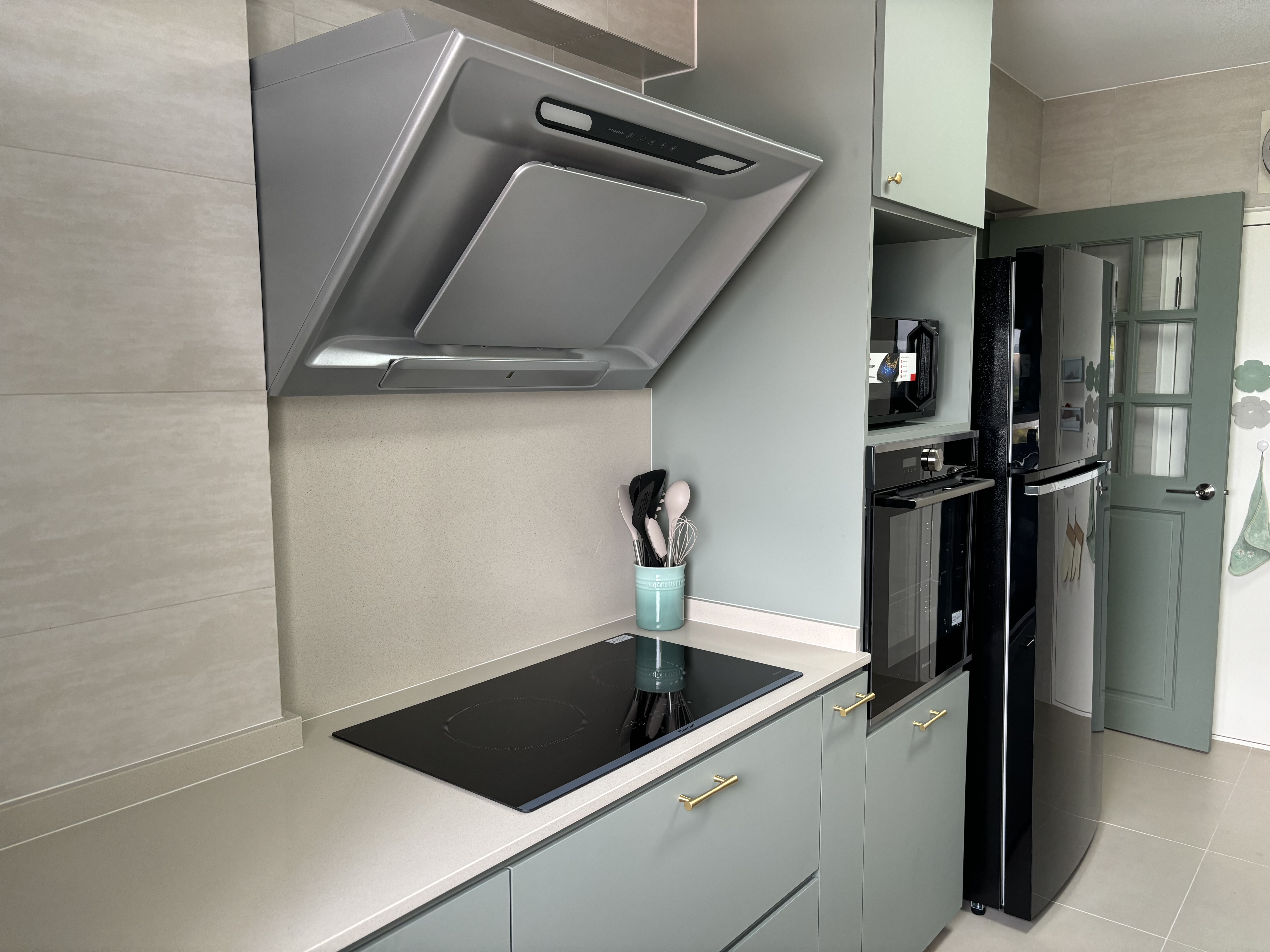 Bright,-Airy-&-Relaxing-4-room-Coastal-Farmhouse-at-$40k